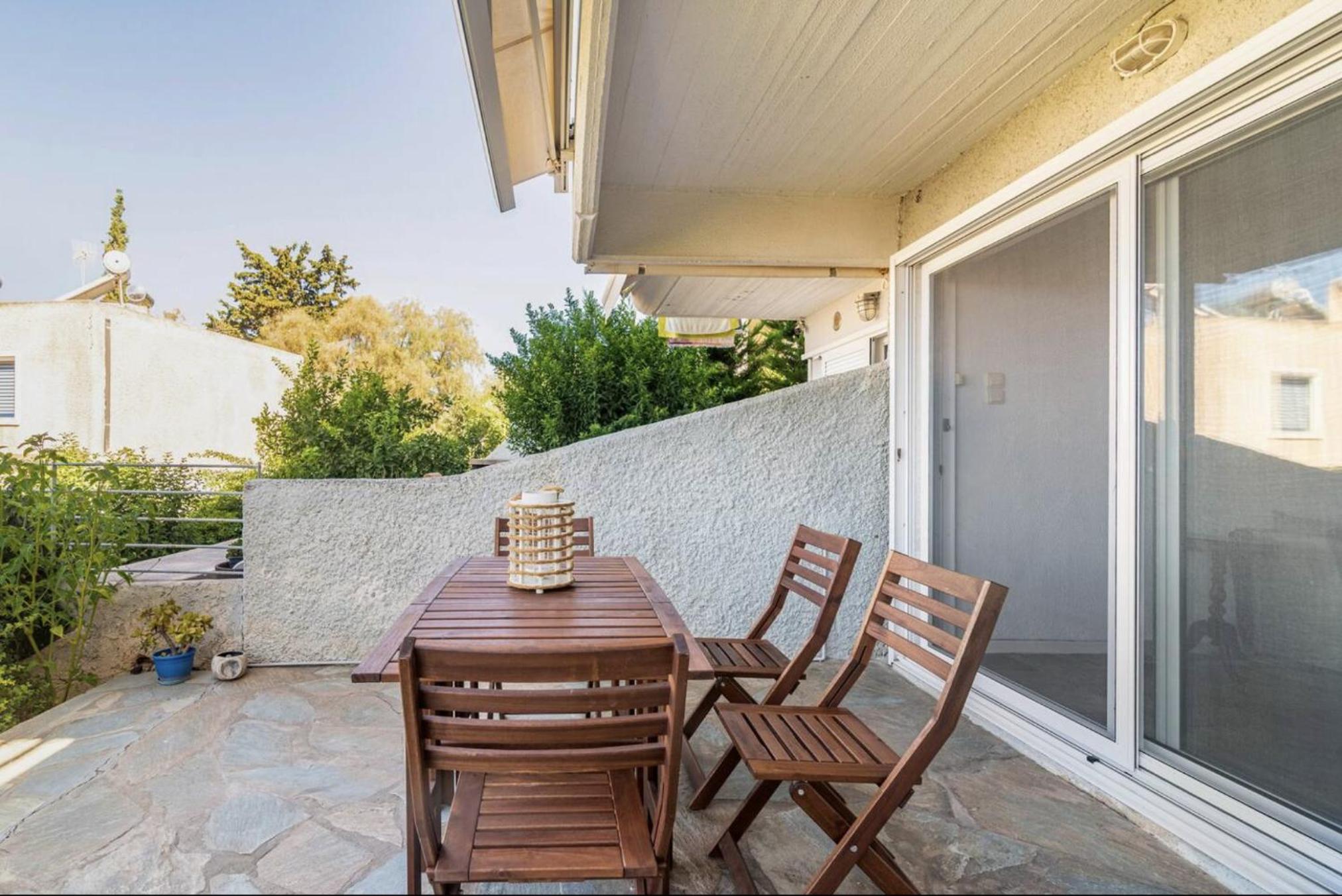 Panoramic Seaview Maisonette with Garden