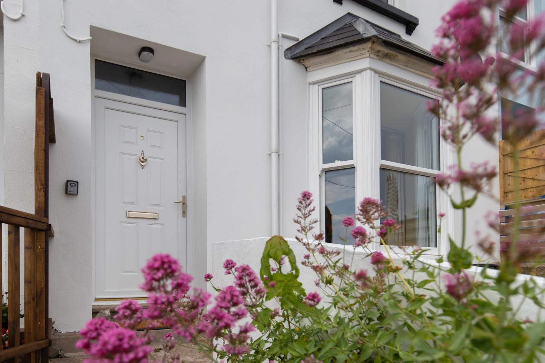 Penalun House - Beautiful Sea Views view 4