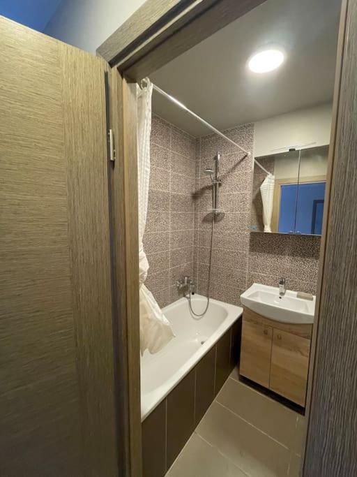 Cozy flat close to city center view 2