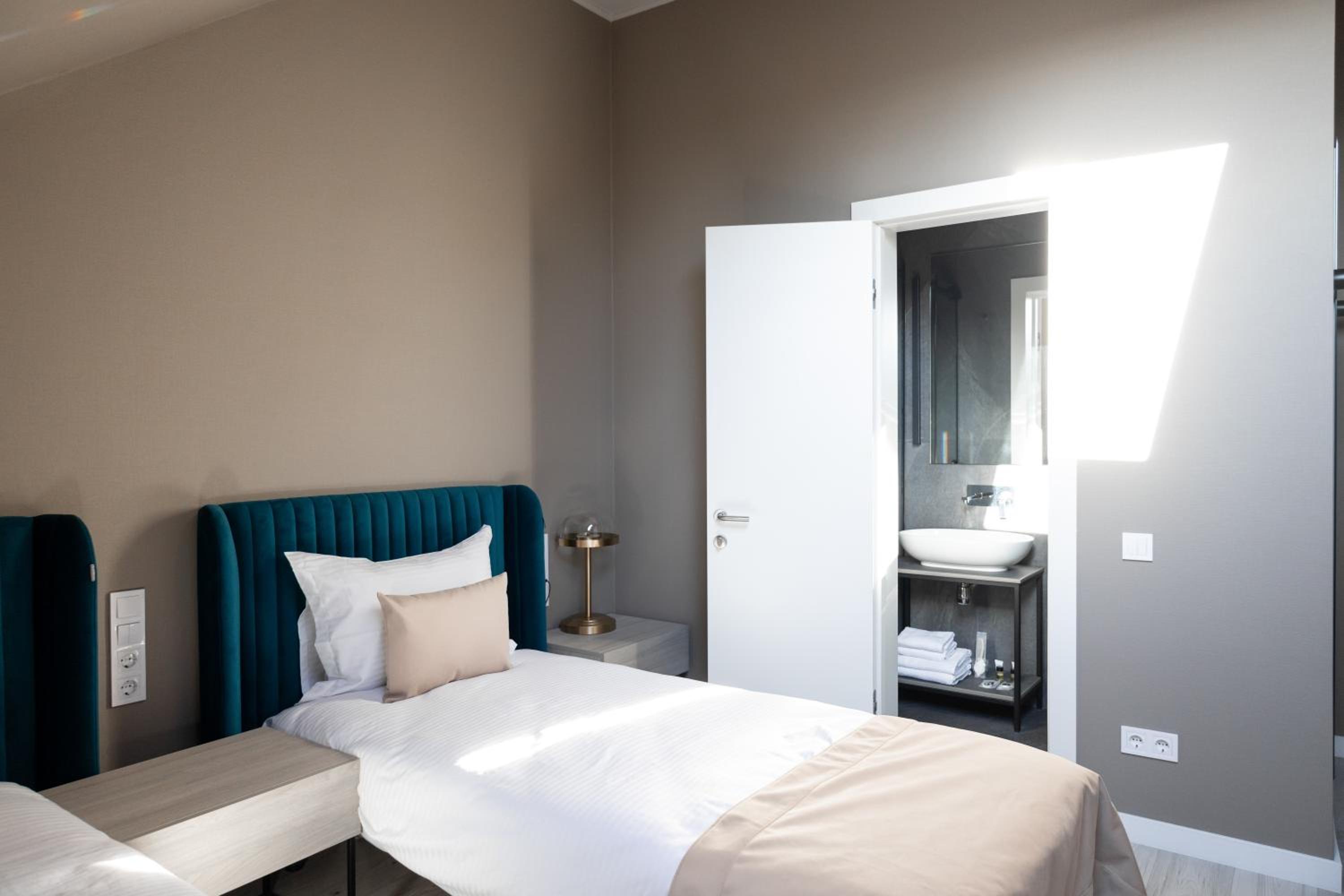 R.HOTEL view 5