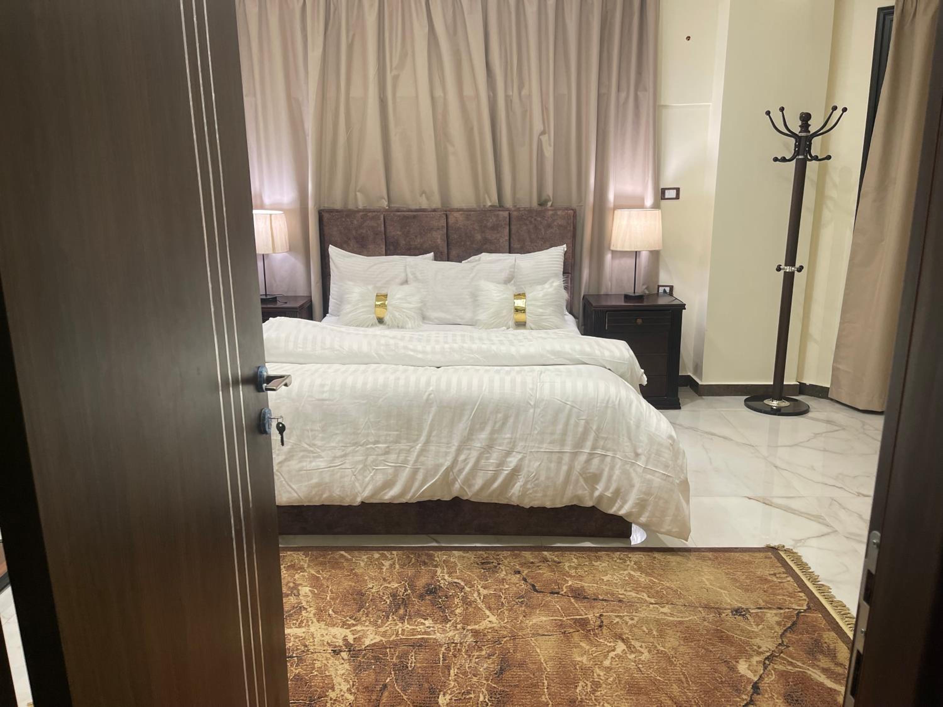Royal apartment in private villa New Cairo in villa 255 Panafsig 11