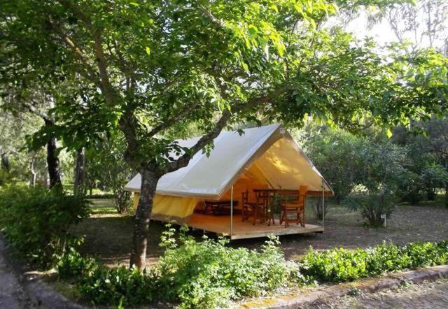 Camping Karavomilos
