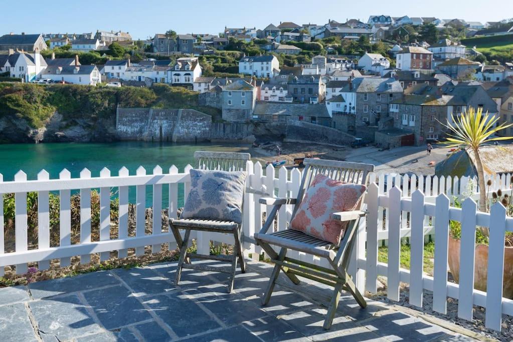 White House, Port Isaac Bay Holidays view 2