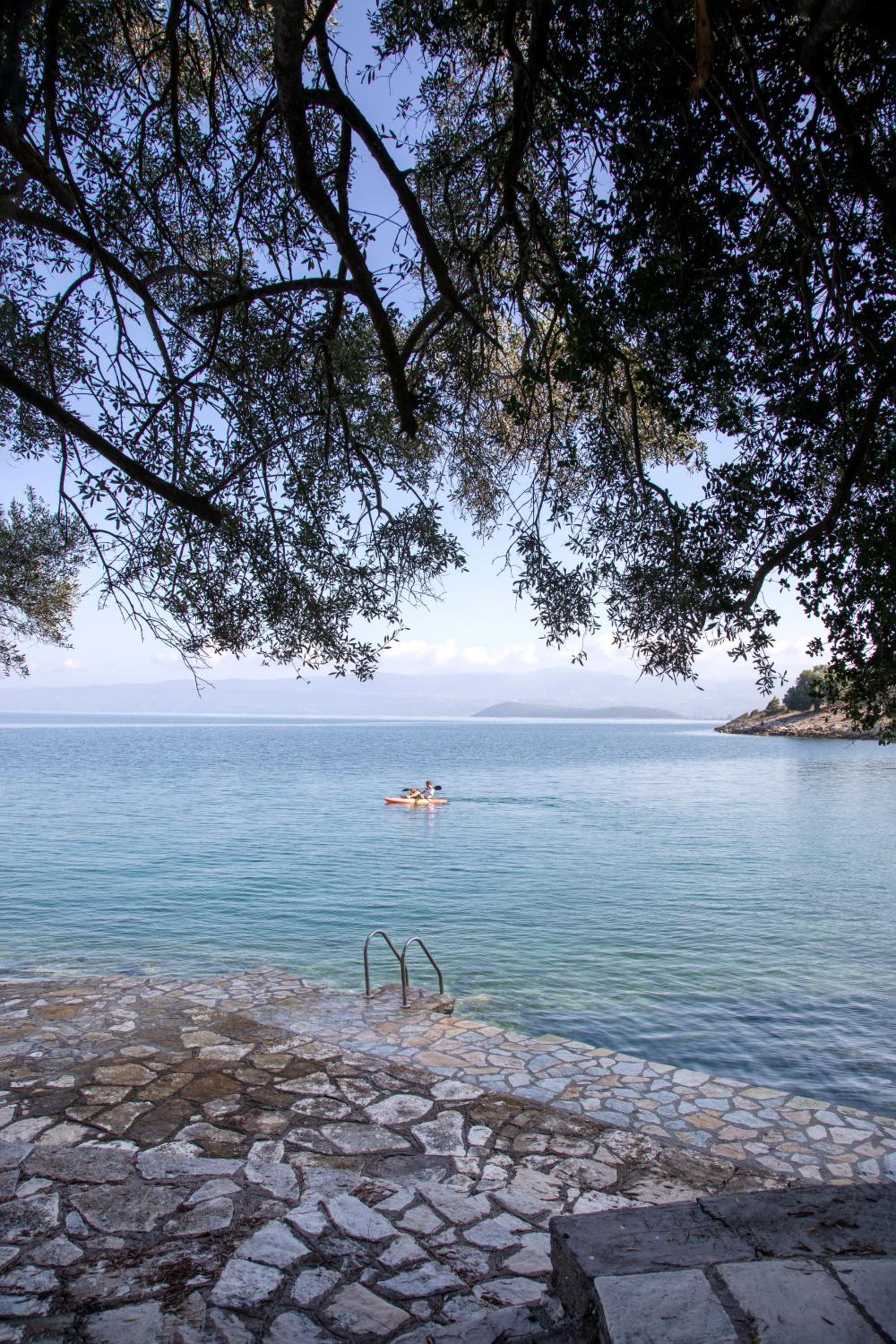 Theros Estate