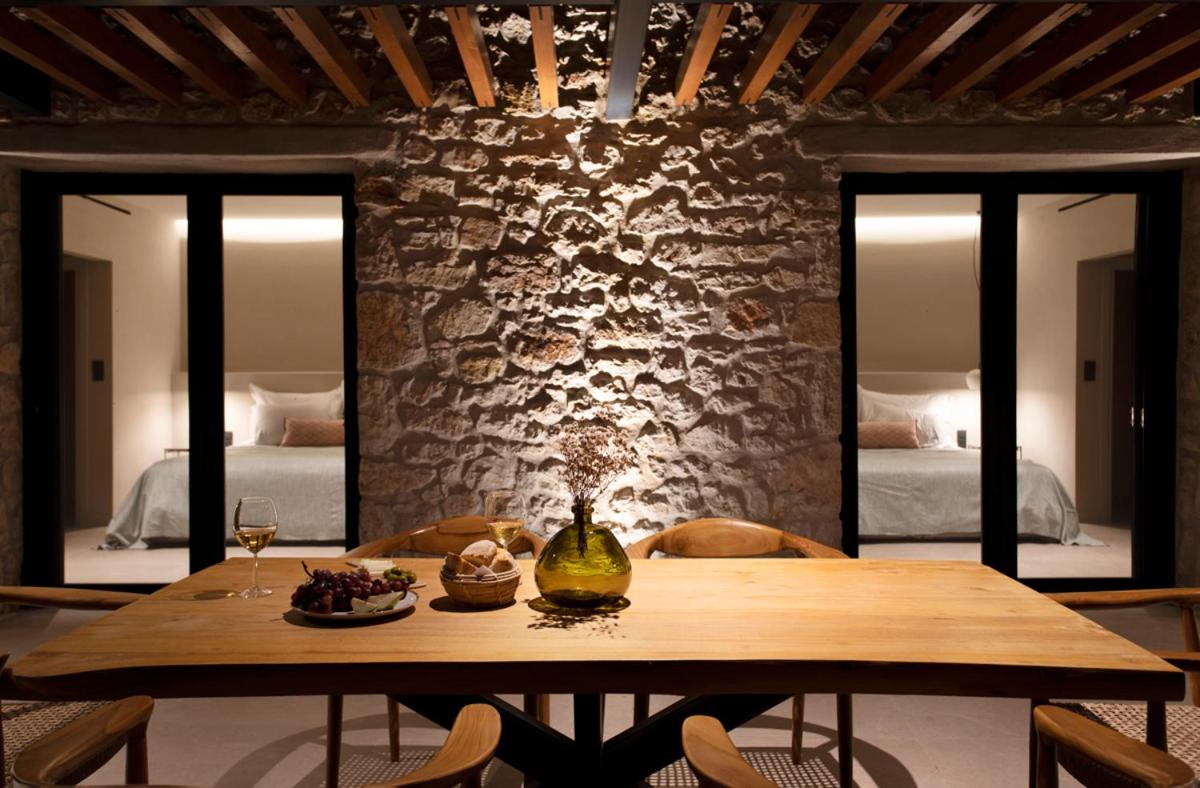 Theros Estate