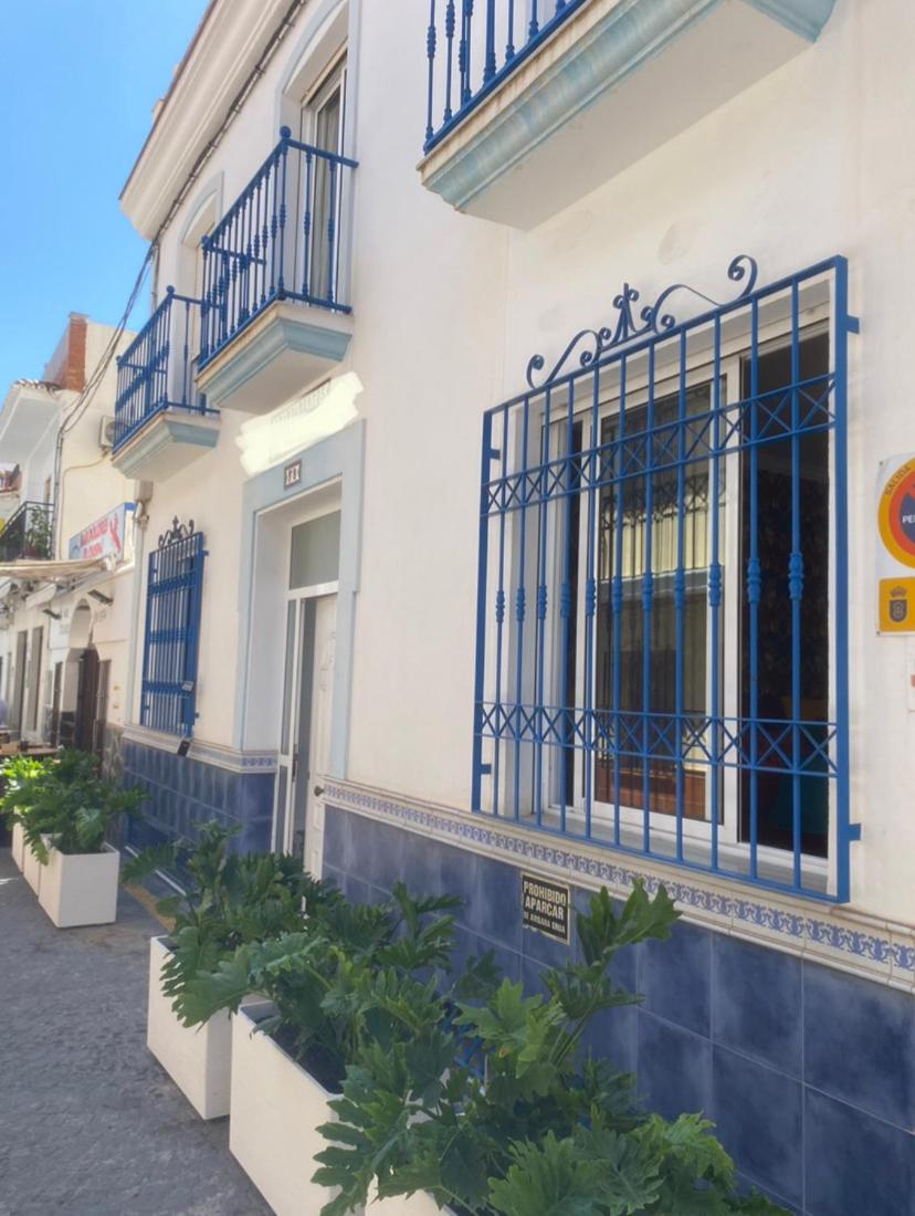 Las Flores Apartments
