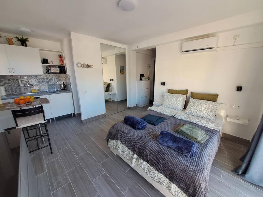 CorintoLimón Luxury Studio