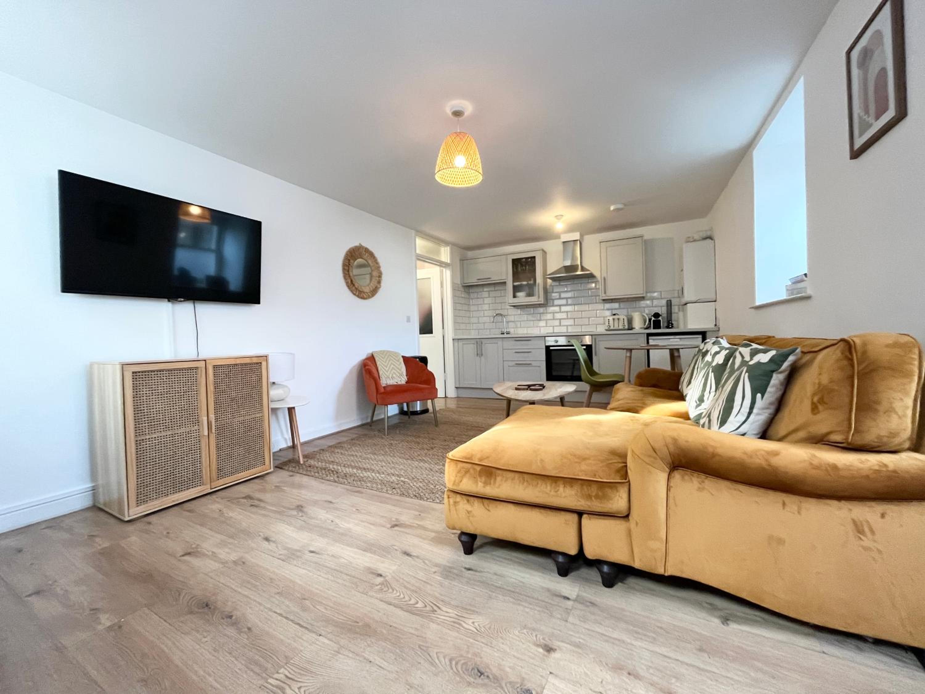A Seaside Hideaway in Central Penzance Location view 3