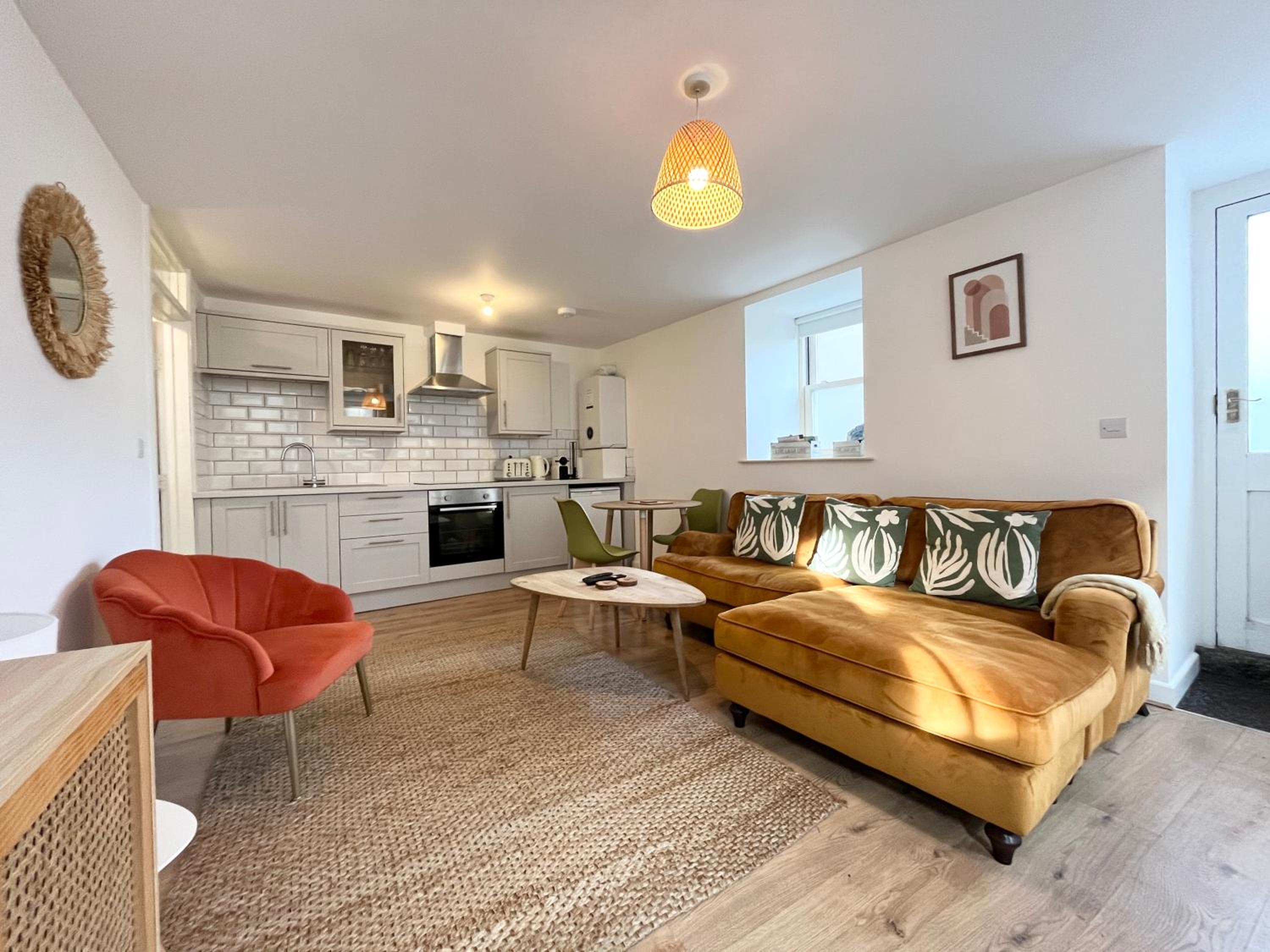 A Seaside Hideaway in Central Penzance Location view 5
