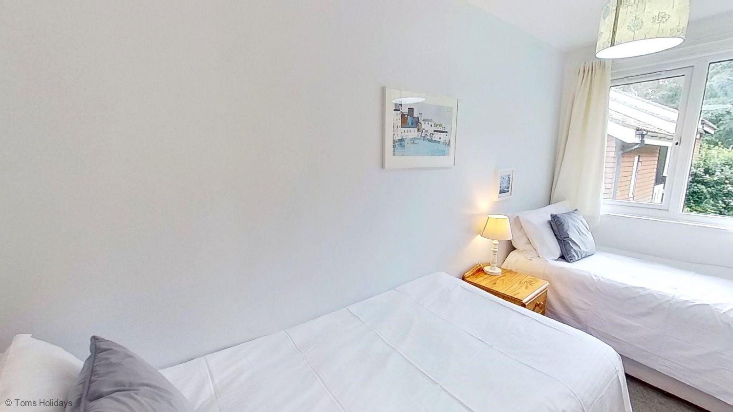 46 Strawberry Hill, Tolroy Manor view 3