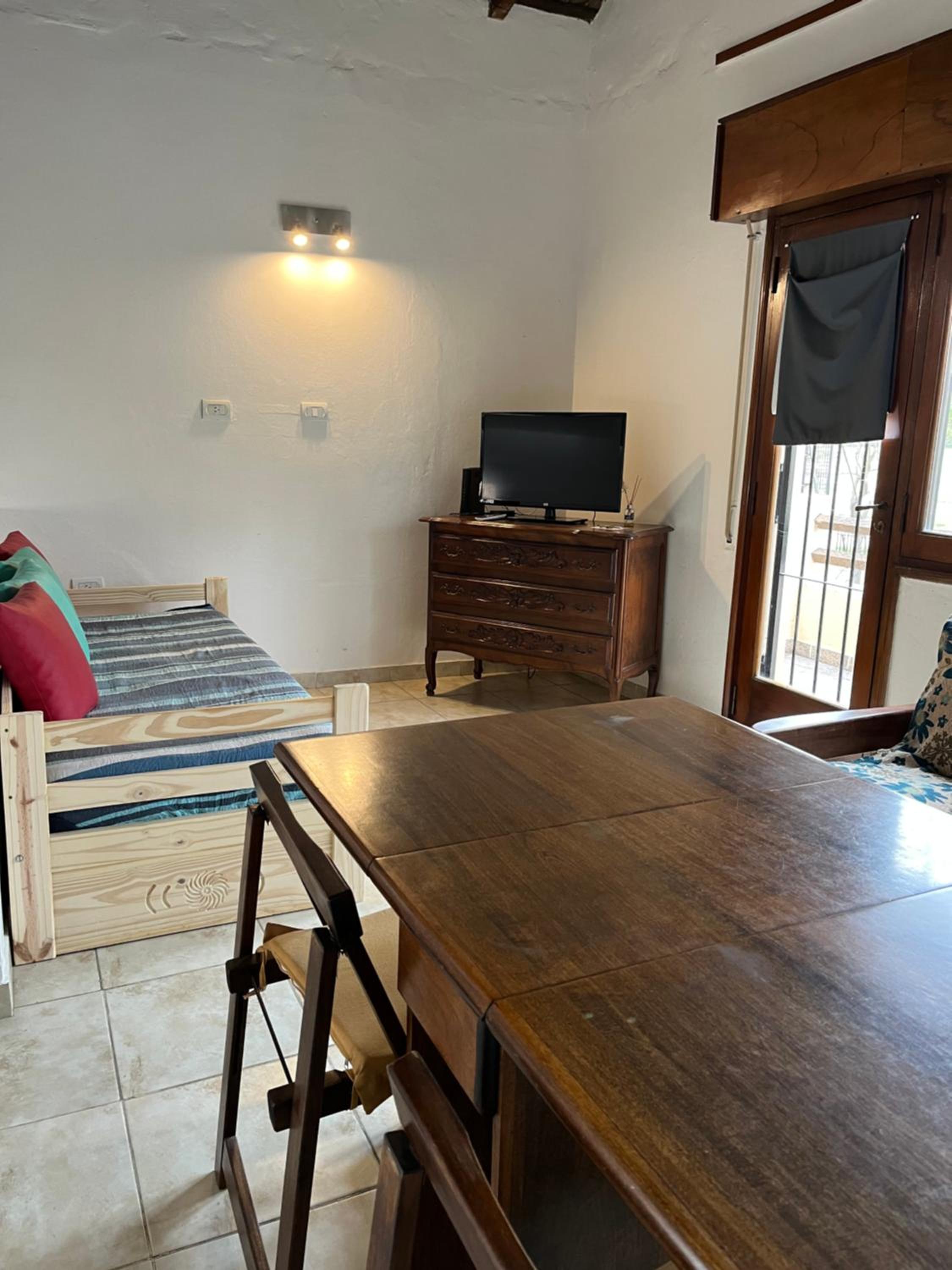 2 dormitorios- Casa en planta alta frente al Parque