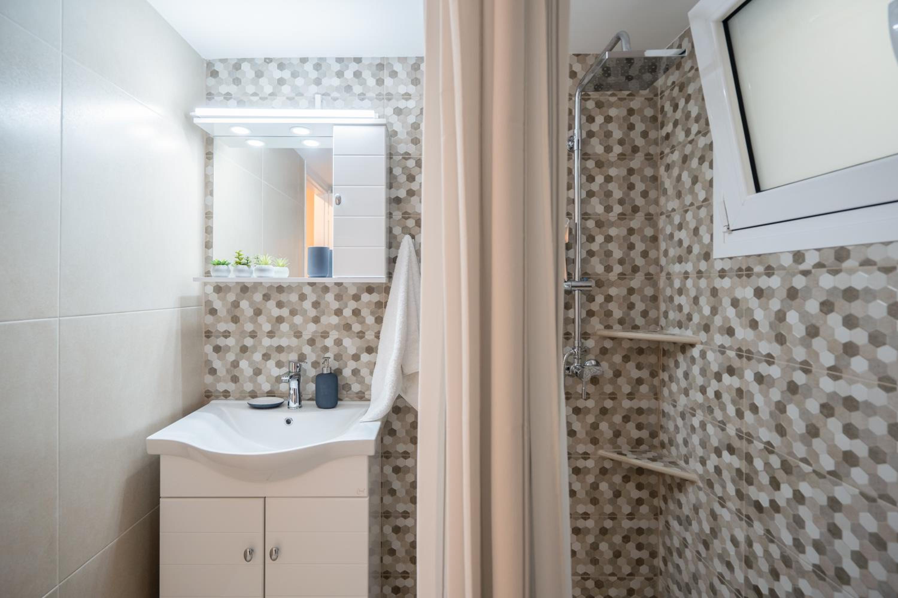 Modern Apartment in Athens with Acropolis & Mt Lycabettus view