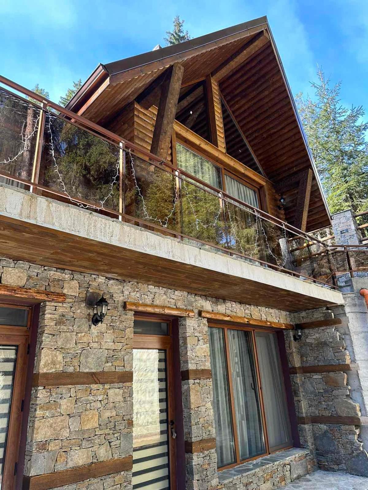 CHALET ELEVEN