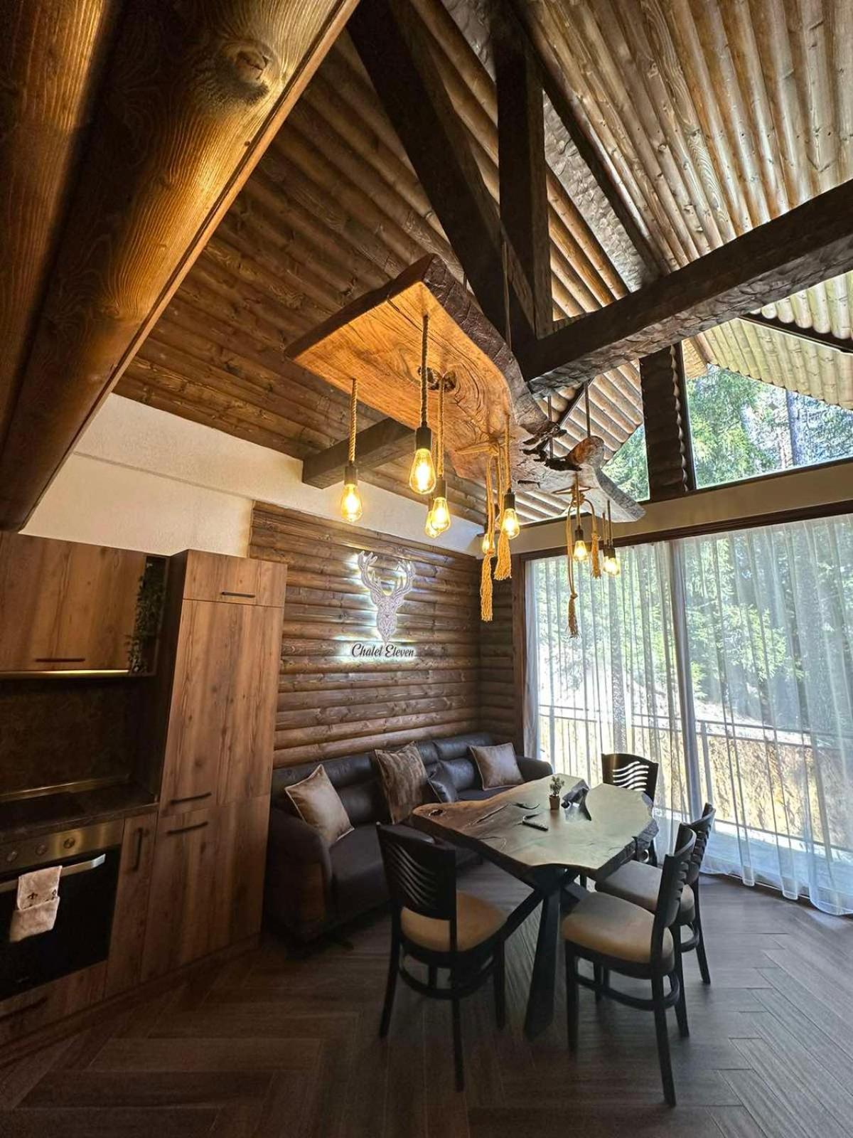 CHALET ELEVEN