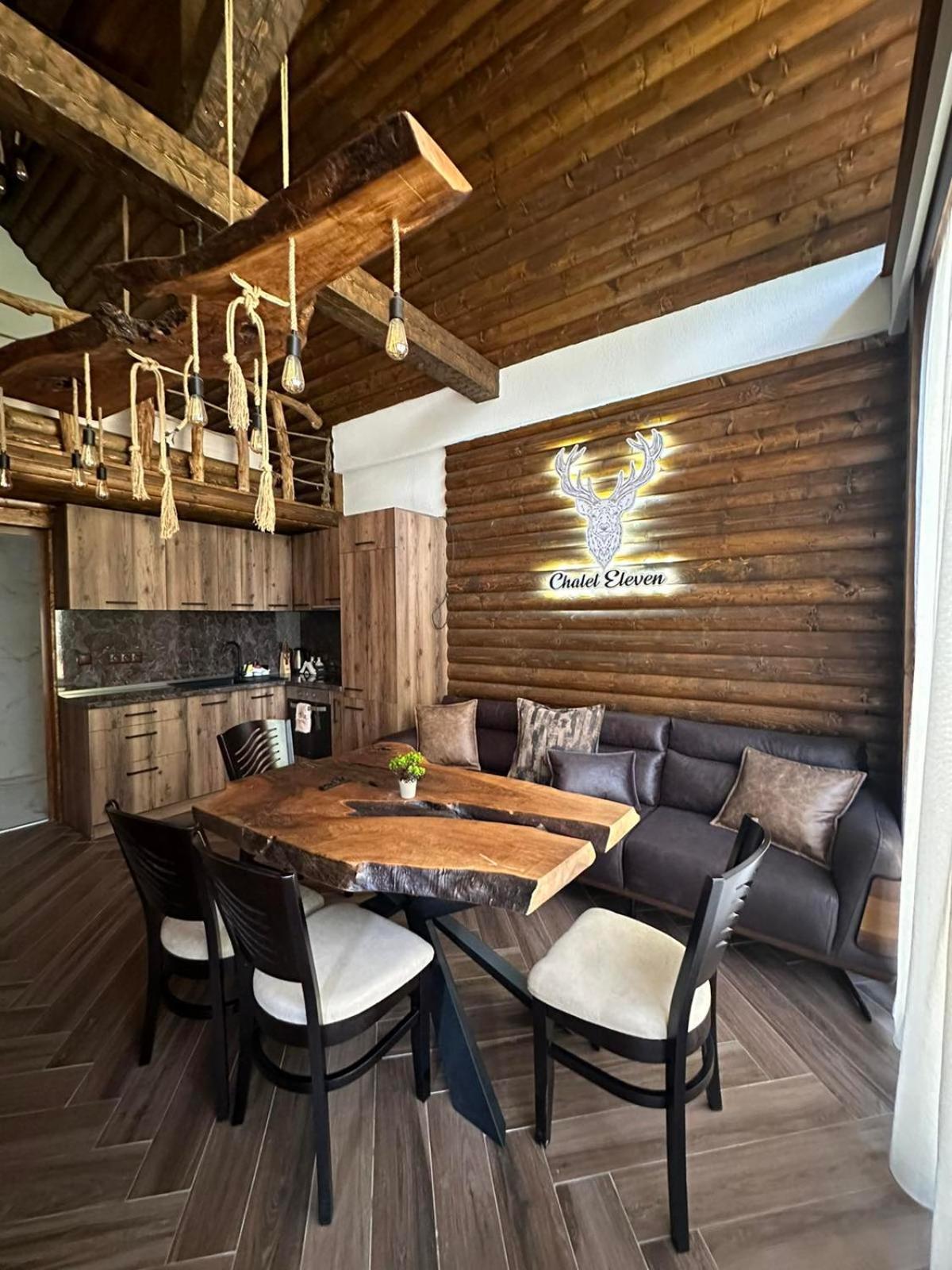 CHALET ELEVEN