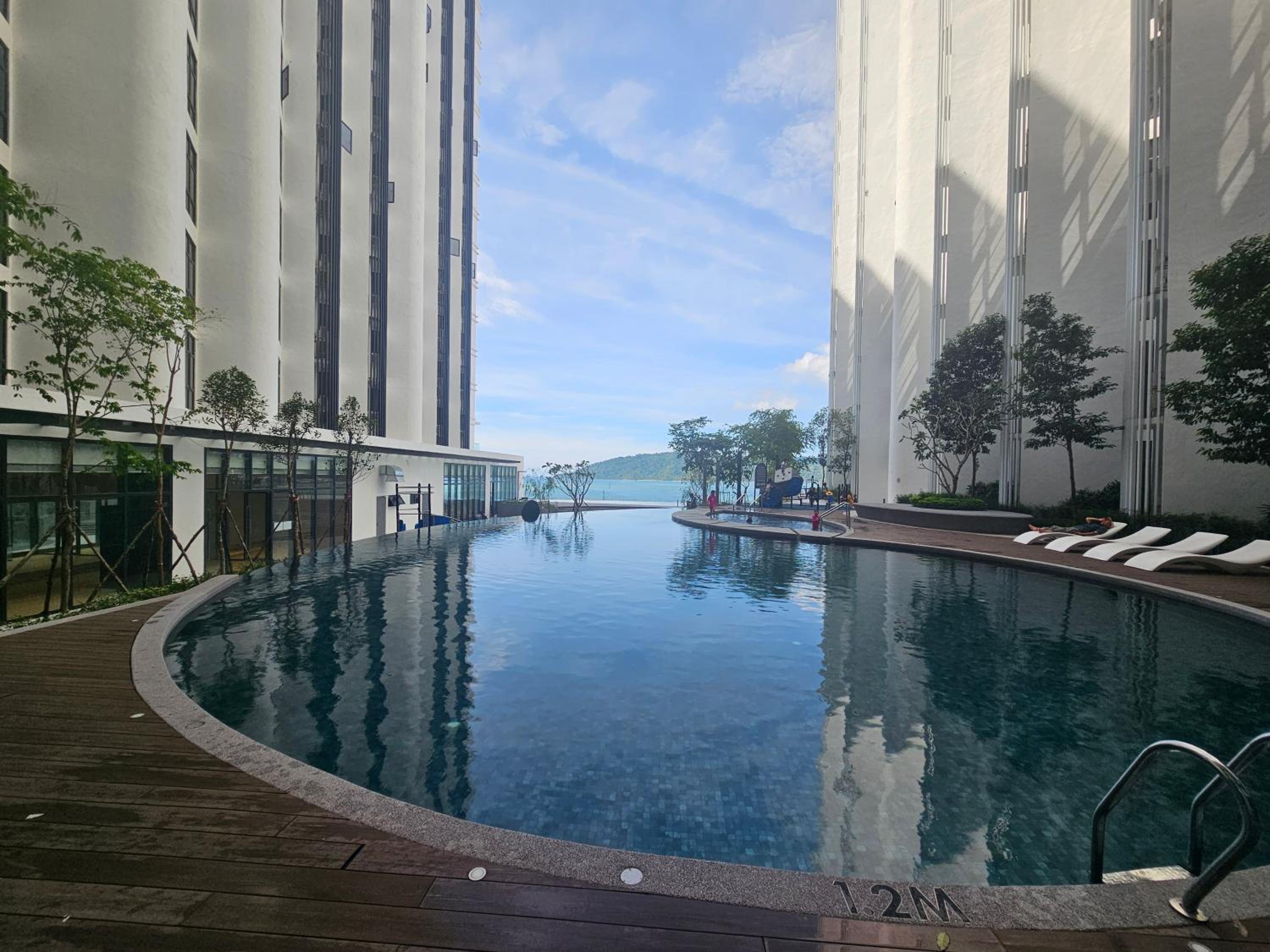 Impiana Suite Pool and Sea View photo 8