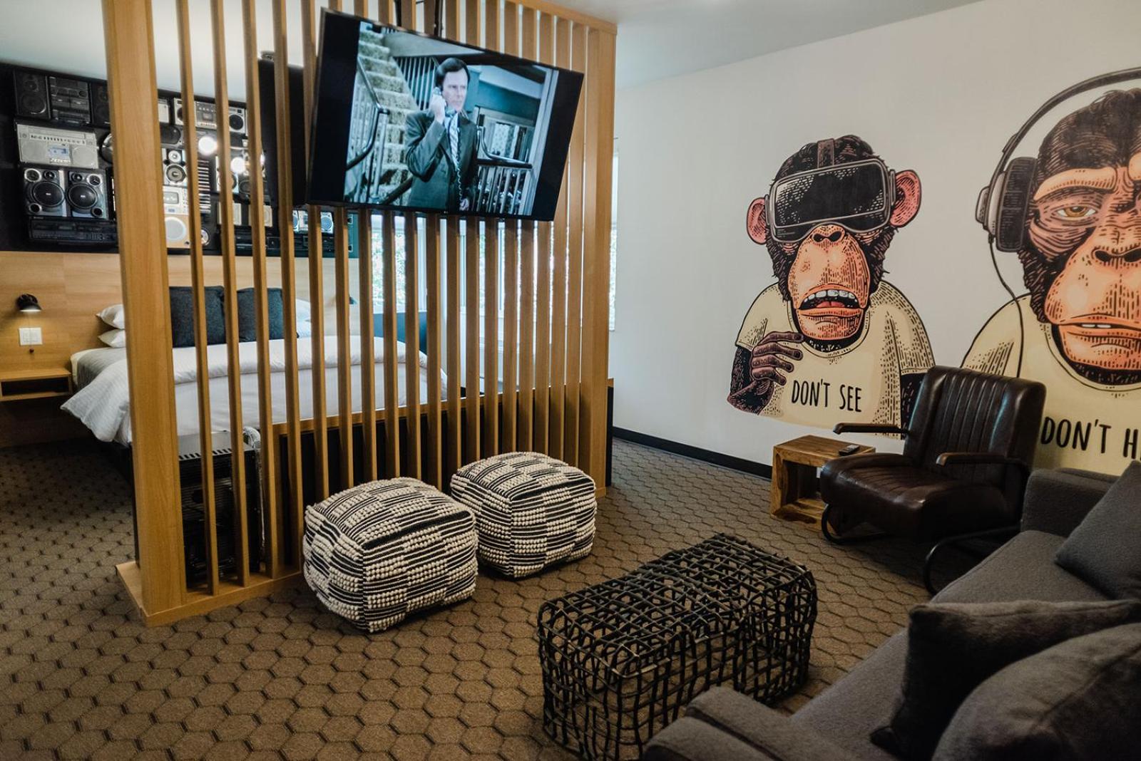 The Grove Motel