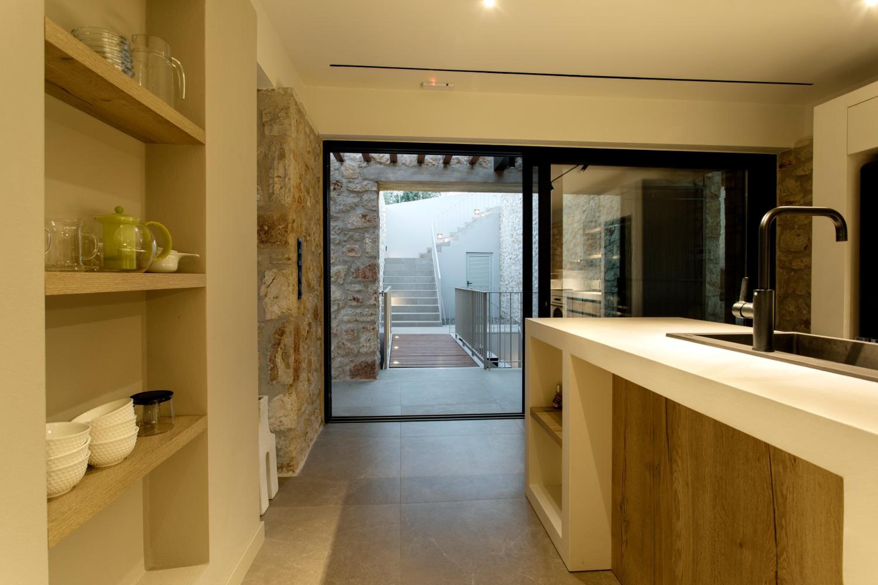 Theros Estate