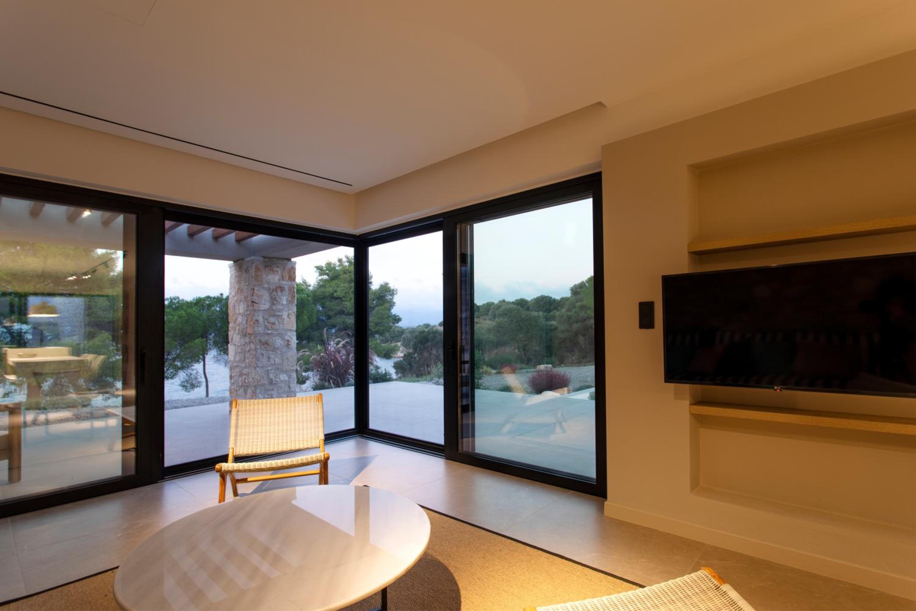 Theros Estate