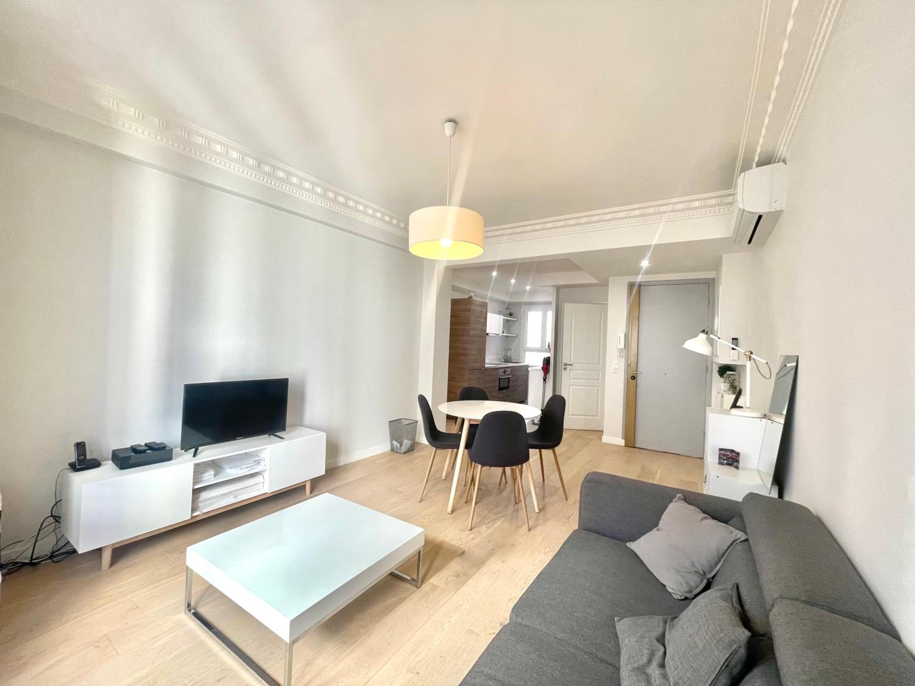 Pasteur by Welcome to Cannes