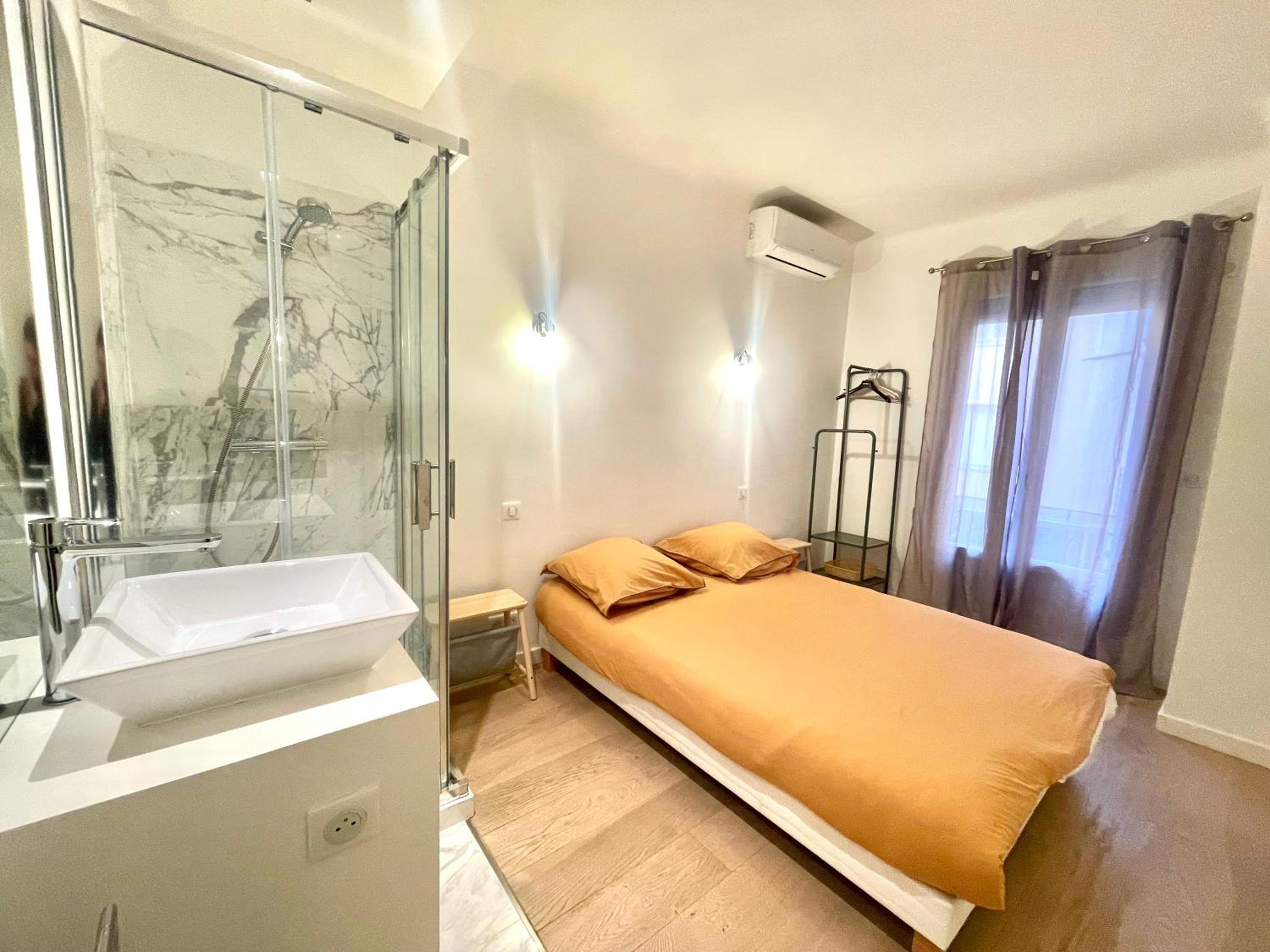 Pasteur by Welcome to Cannes