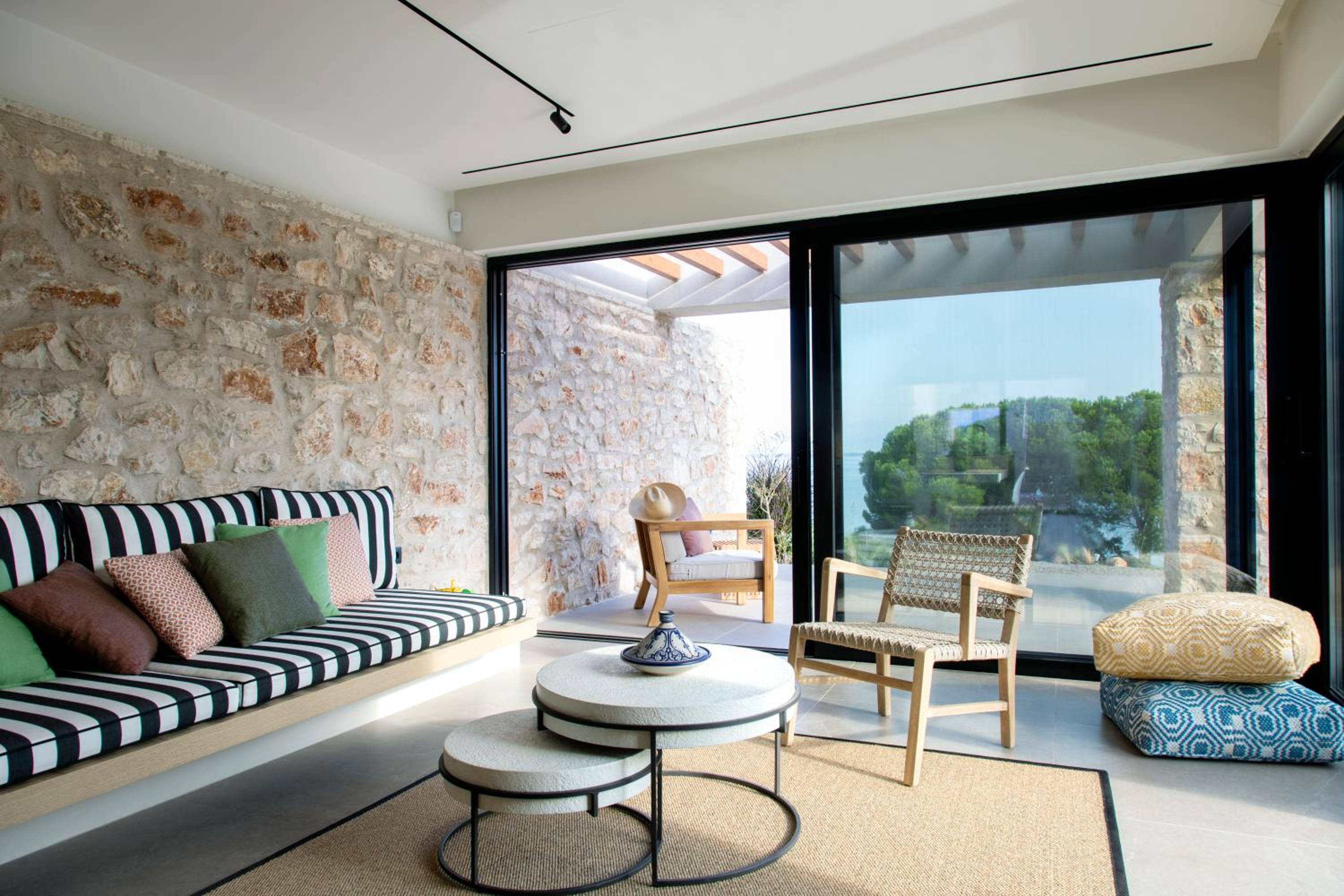 Theros Estate