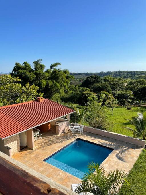 Casa do Vôo Livre com piscina e churrasqueira 20 min do Thermas