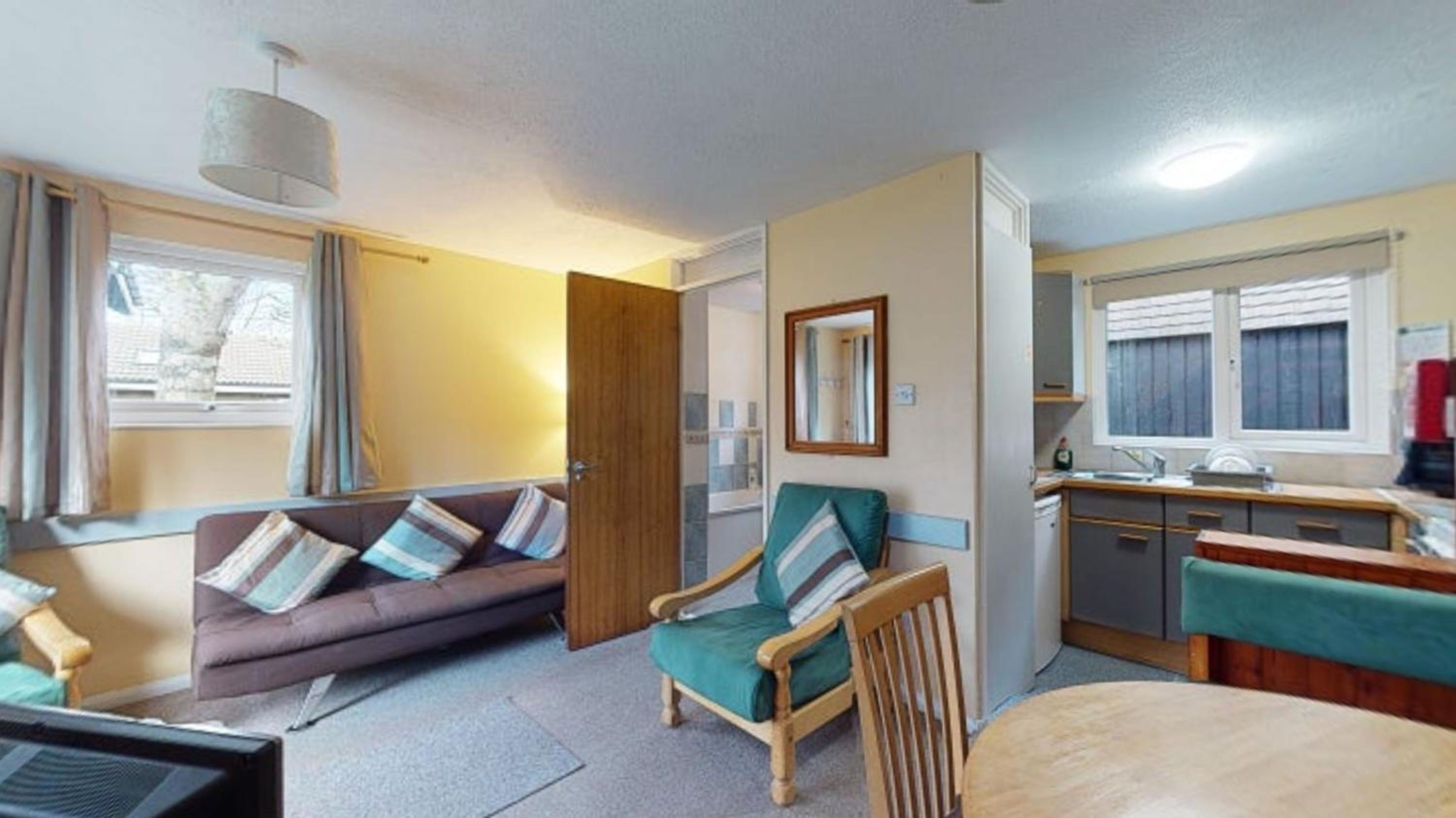 11 Strawberry Hill, Tolroy Manor view 3