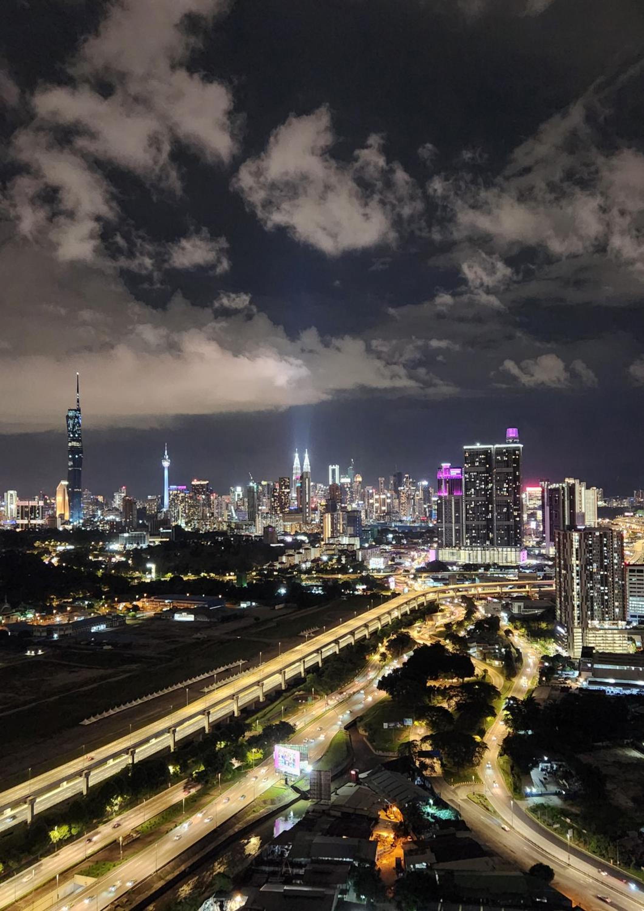 Mimi Cozy Homestay, 3R3B KLCC View with PLAYSTATION 4, NETFLIX, WiFi 6, Home Cinema