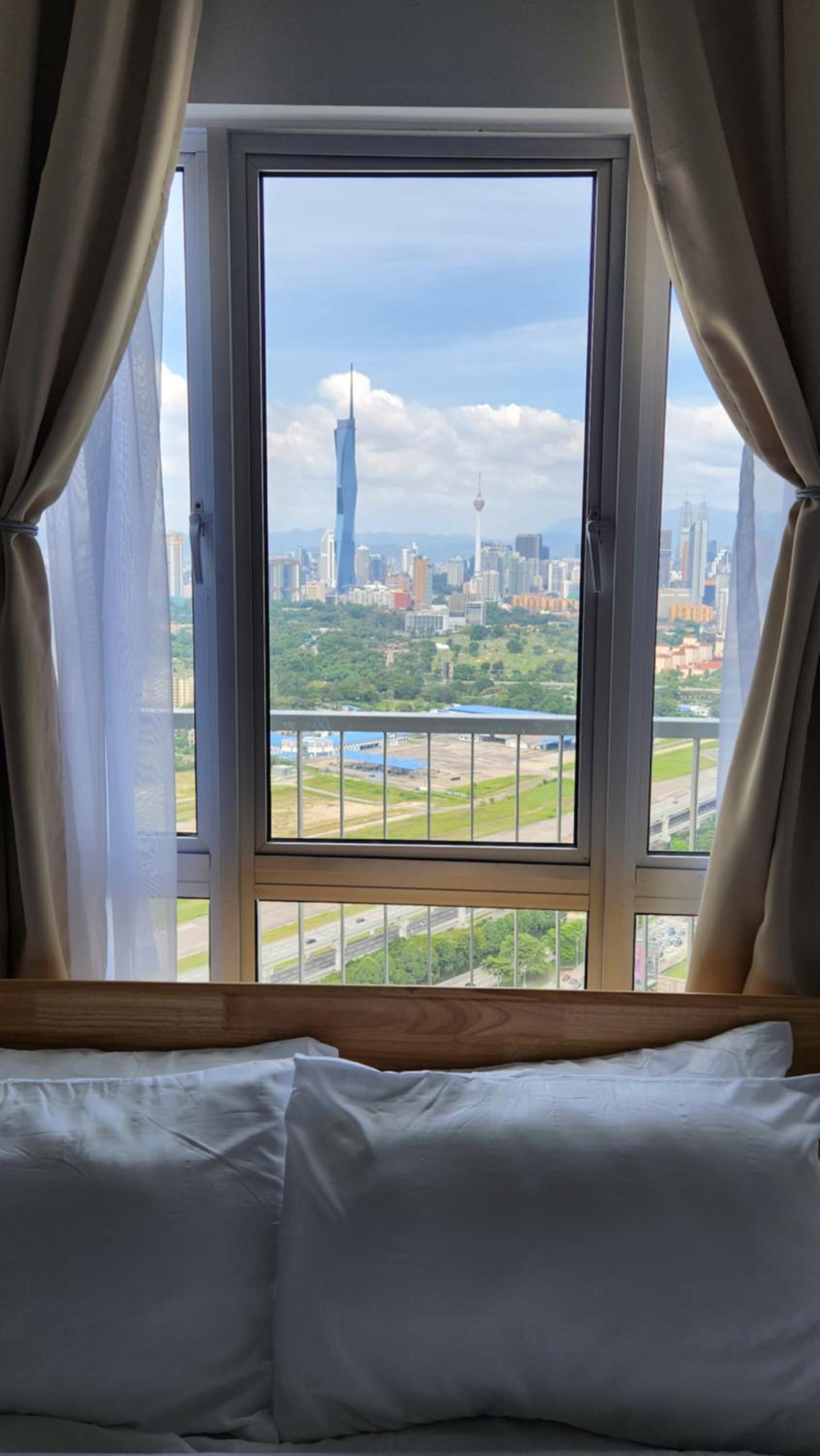 Mimi Cozy Homestay, 3R3B KLCC View with PLAYSTATION 4, NETFLIX, WiFi 6, Home Cinema