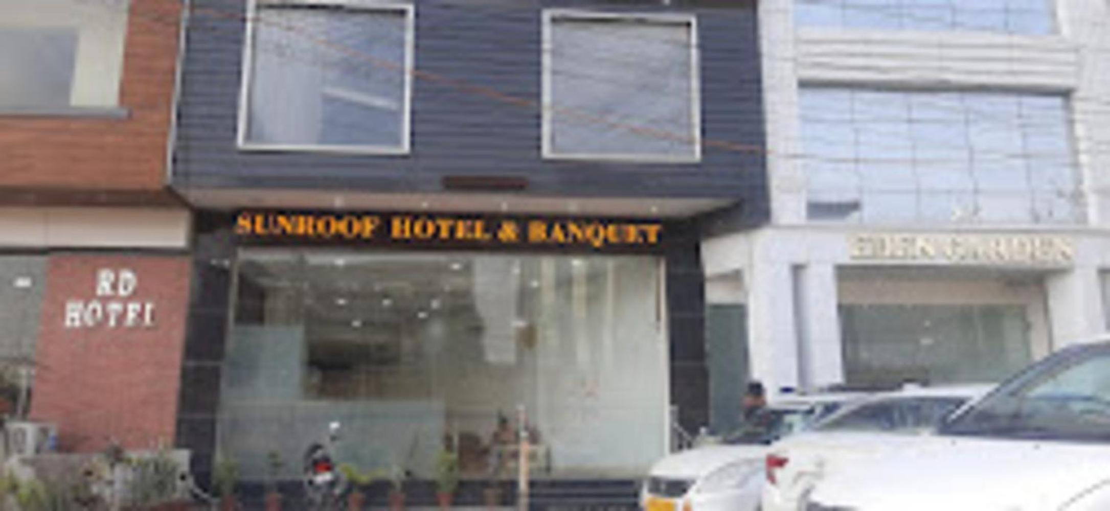 Sunroof Hotel & Banquet, Zirakpur