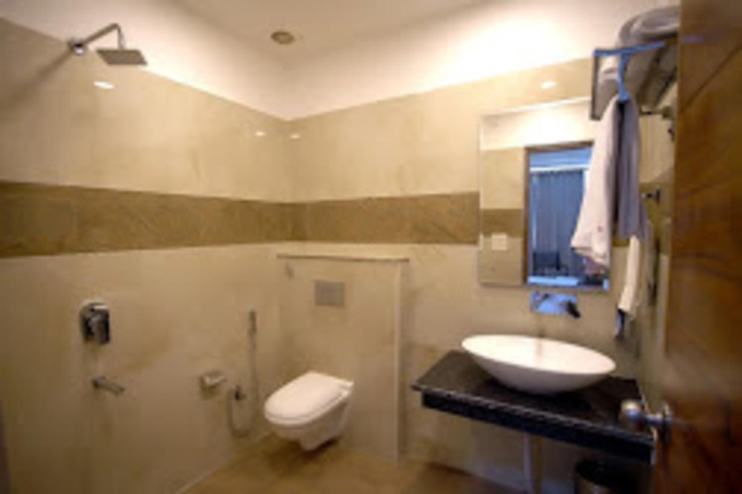 Sunroof Hotel & Banquet, Zirakpur
