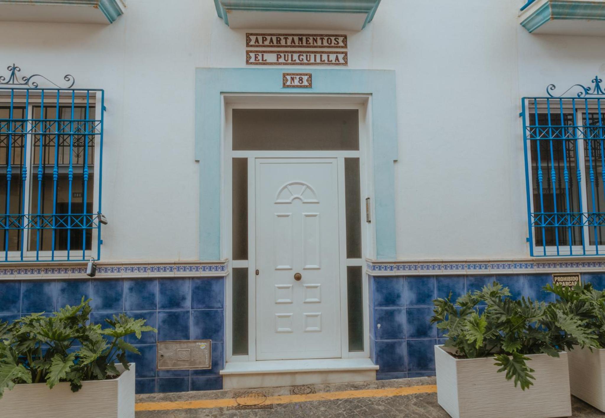 Las Flores Apartments