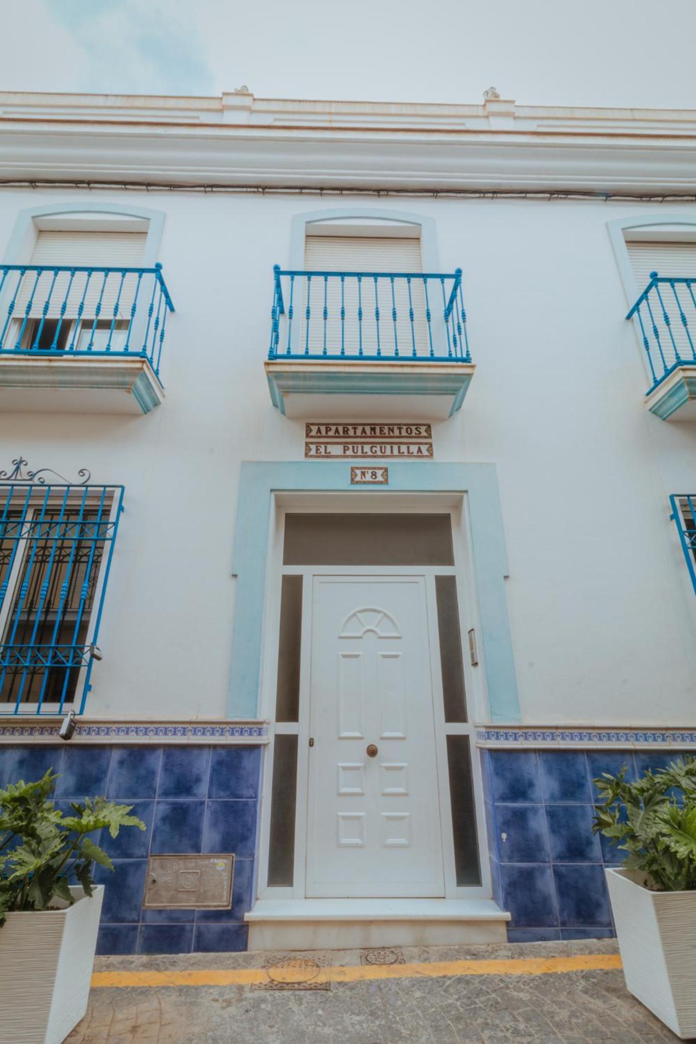 Las Flores Apartments