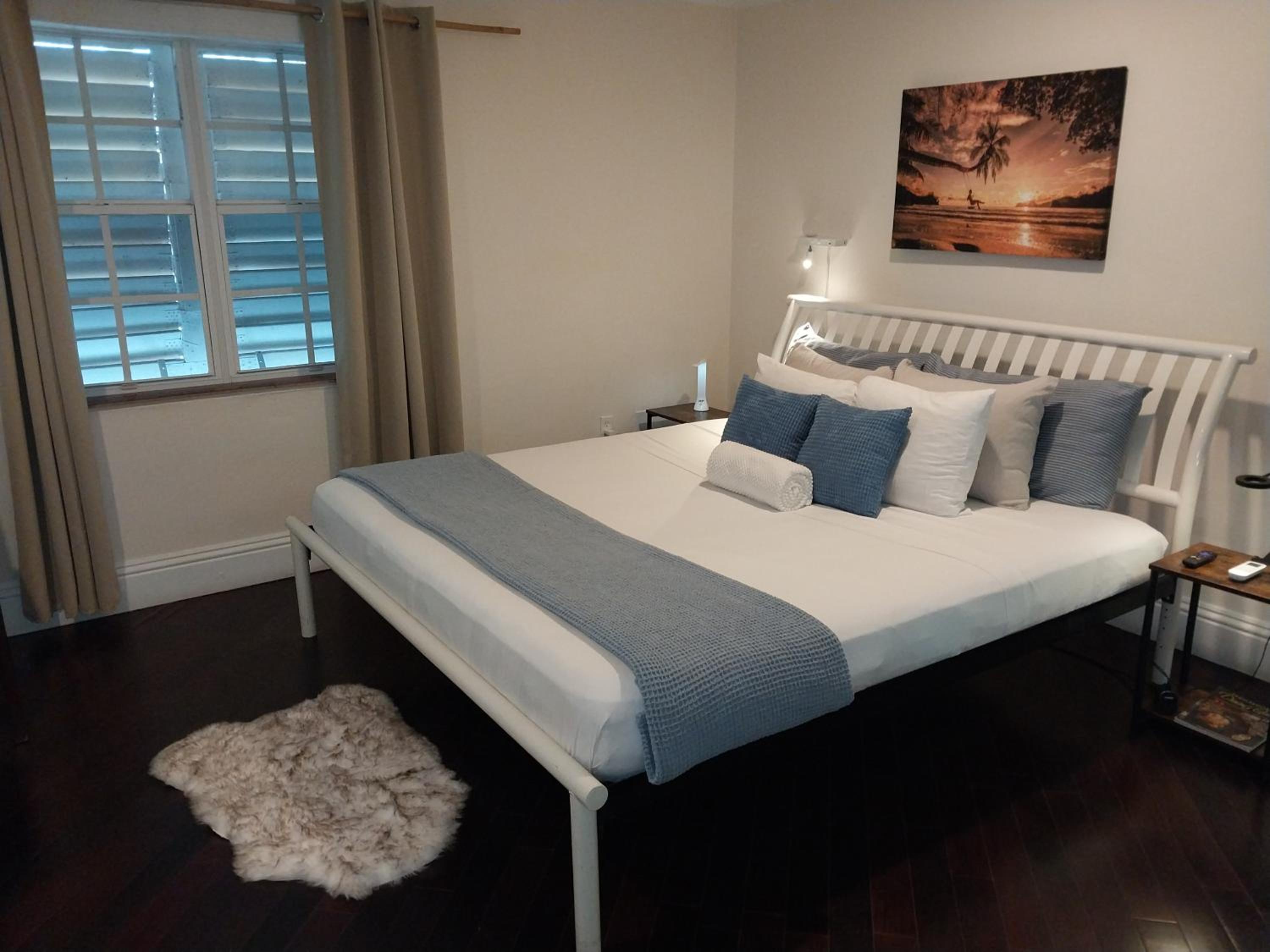 Private Guest House 2 bedrooms & 2 baths near Grace Bay Beach & Long Bay Beach. view 3