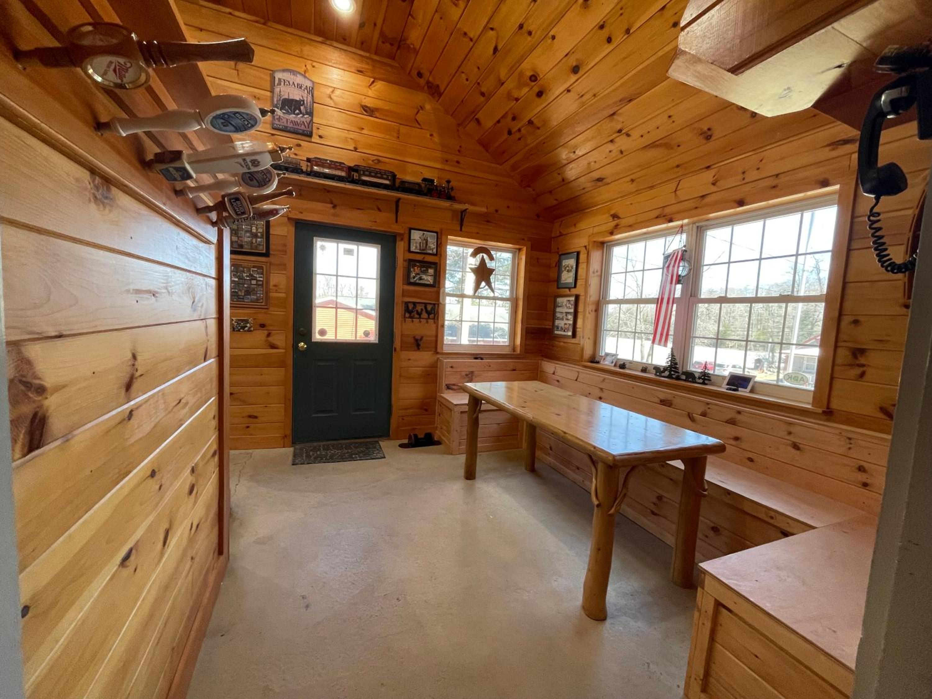 Ryder's Lodge