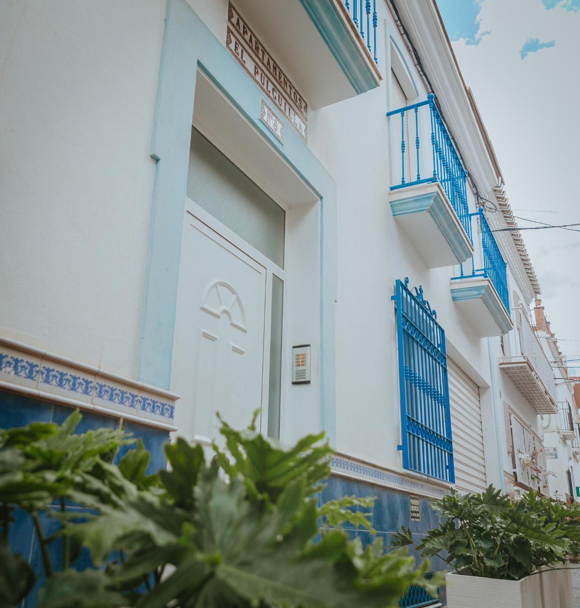 Las Flores Apartments