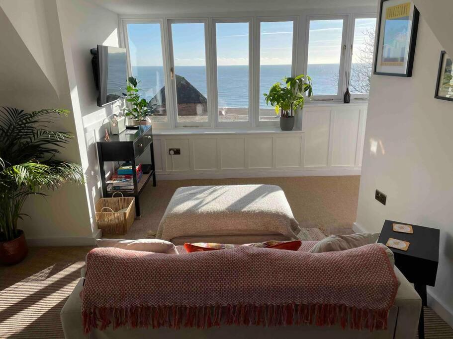 Folkestone Vacations - The Turret- the best view in Folkestone - Property Image 1