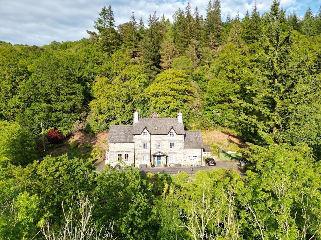 Glyntwrog House