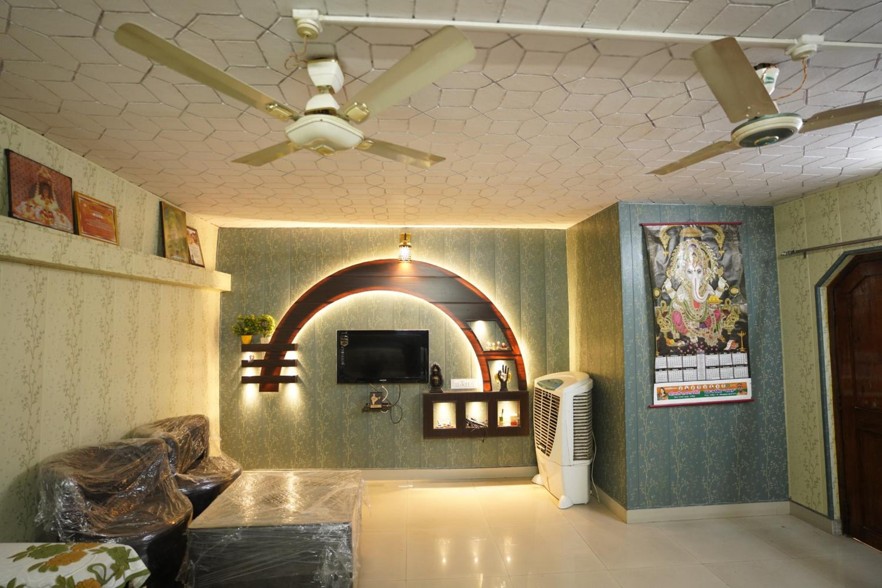 Kashi dham Homestay ( close to Kashi Vishwanath temple and Ghats) view 3
