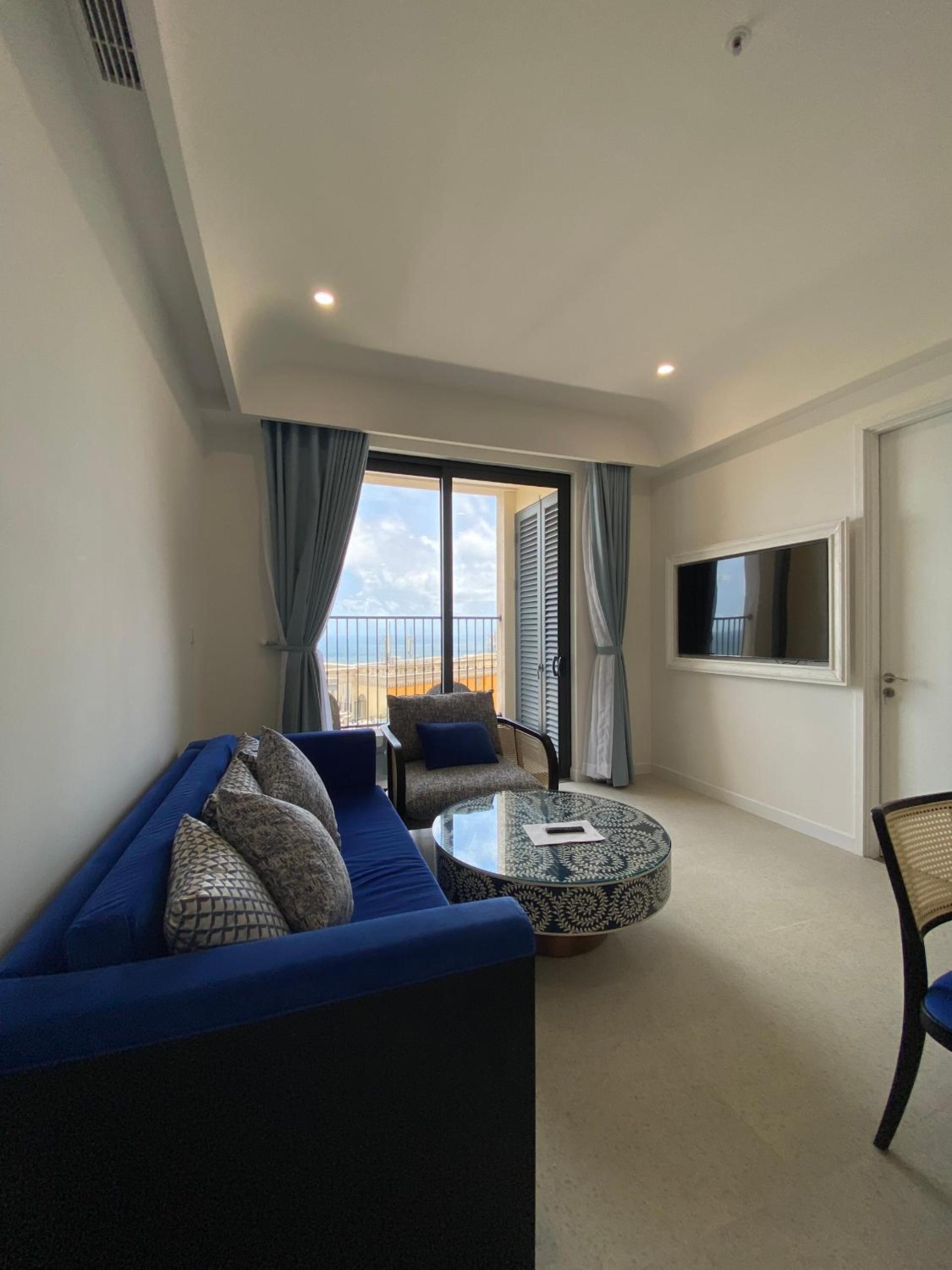 Amore Vista Sunset Apartment view 4