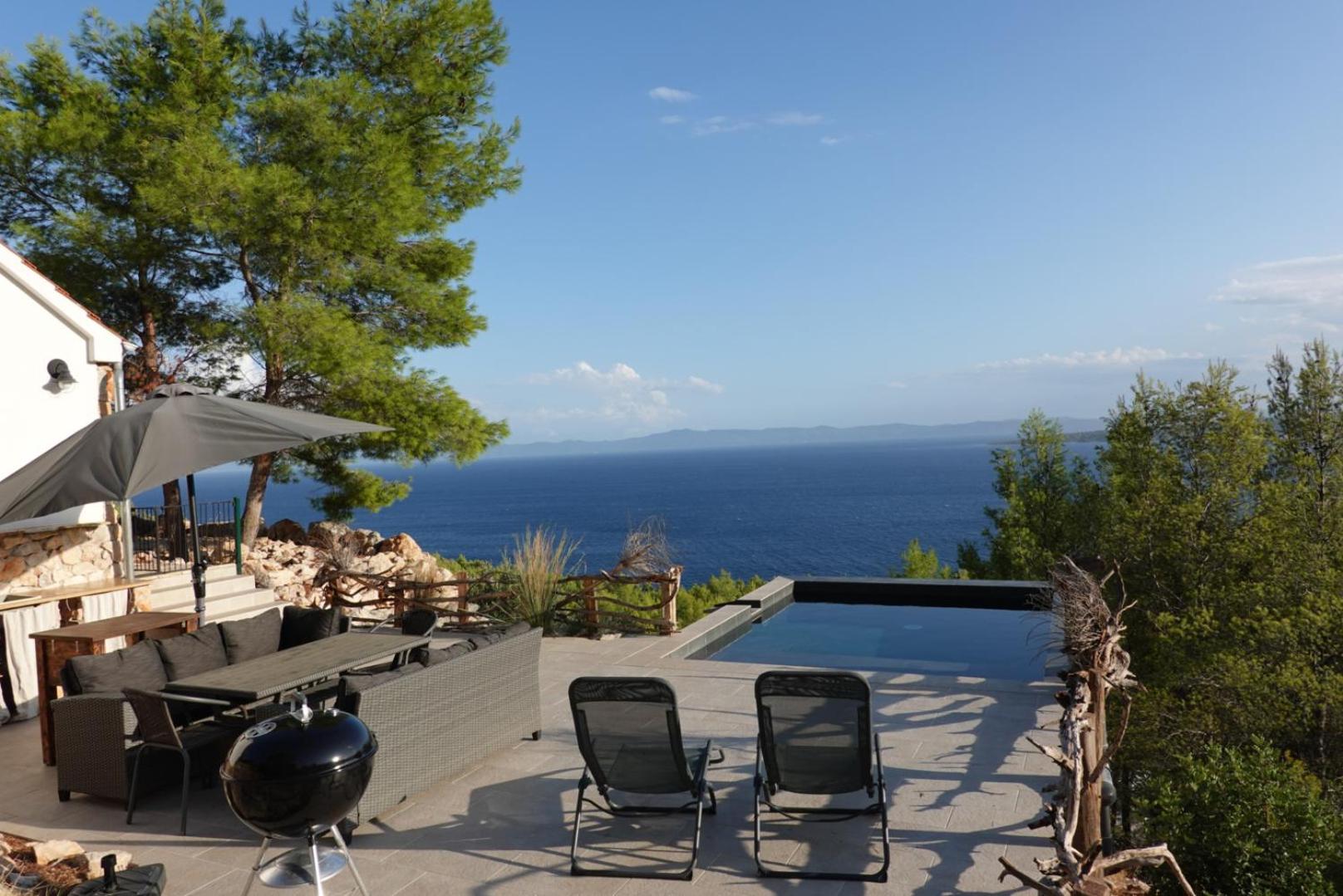 Sea view Eco house with pool, 250m to beach - Falcon View Hvar