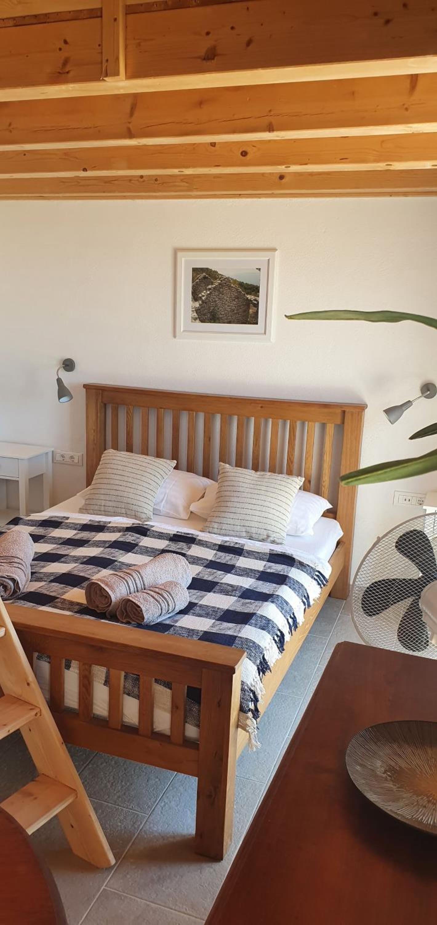Sea view Eco house with pool, 250m to beach - Falcon View Hvar