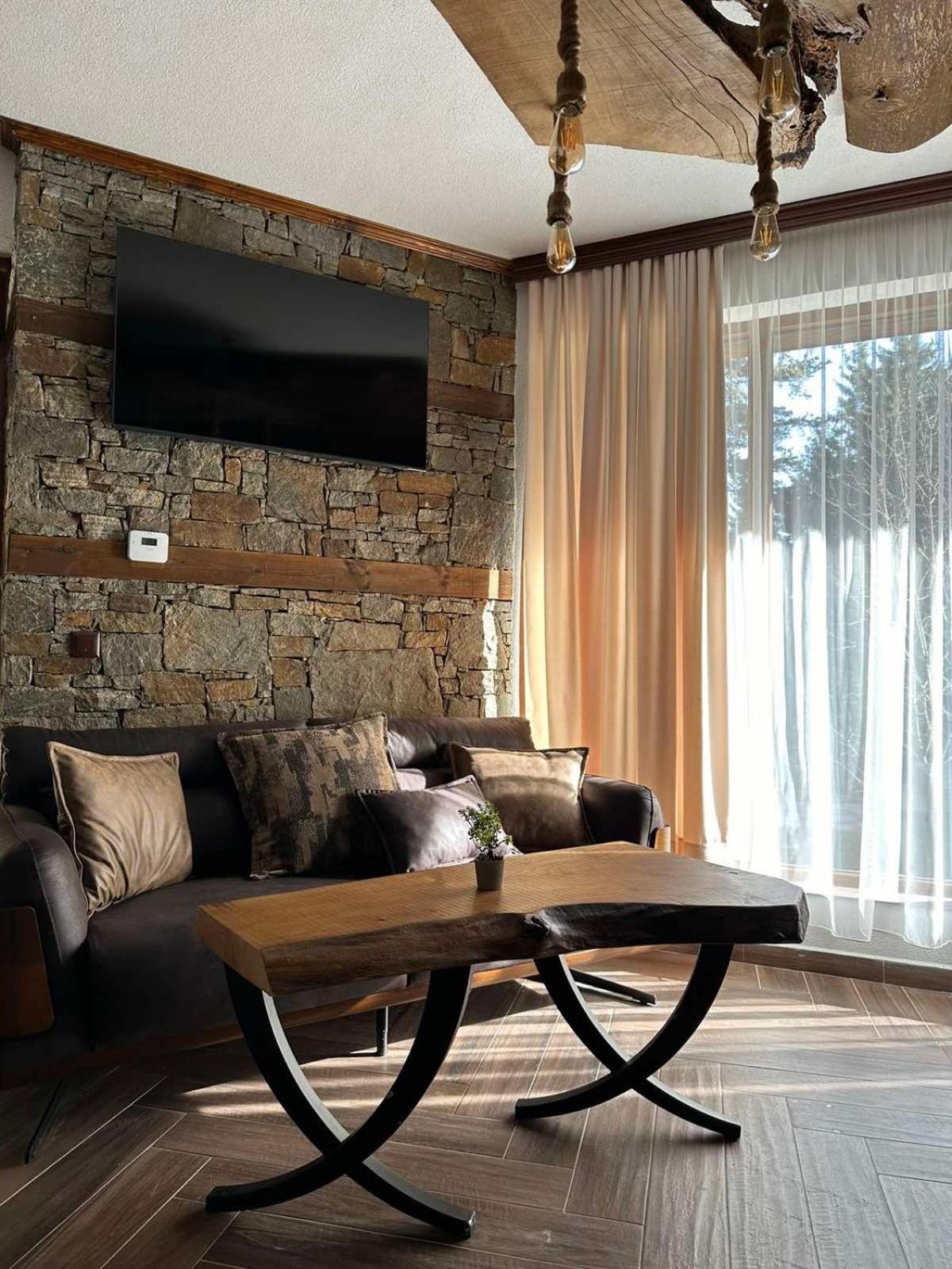 CHALET ELEVEN