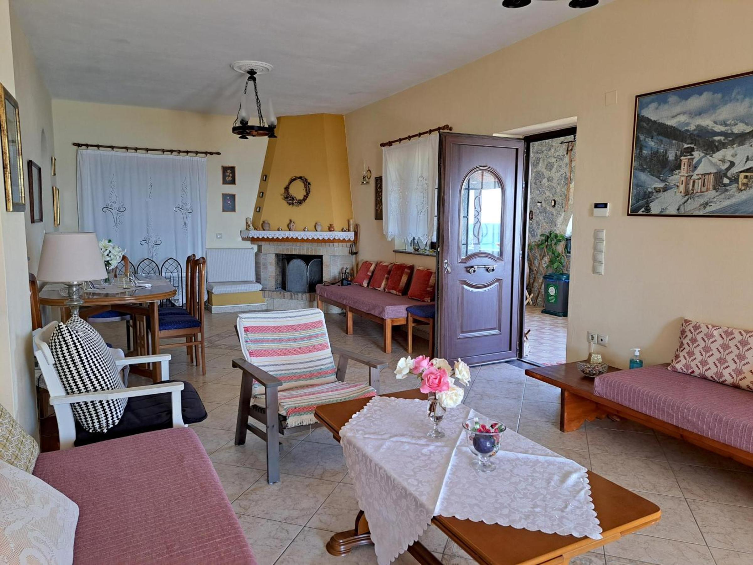 PETRINO en Keratokampos — lounge
