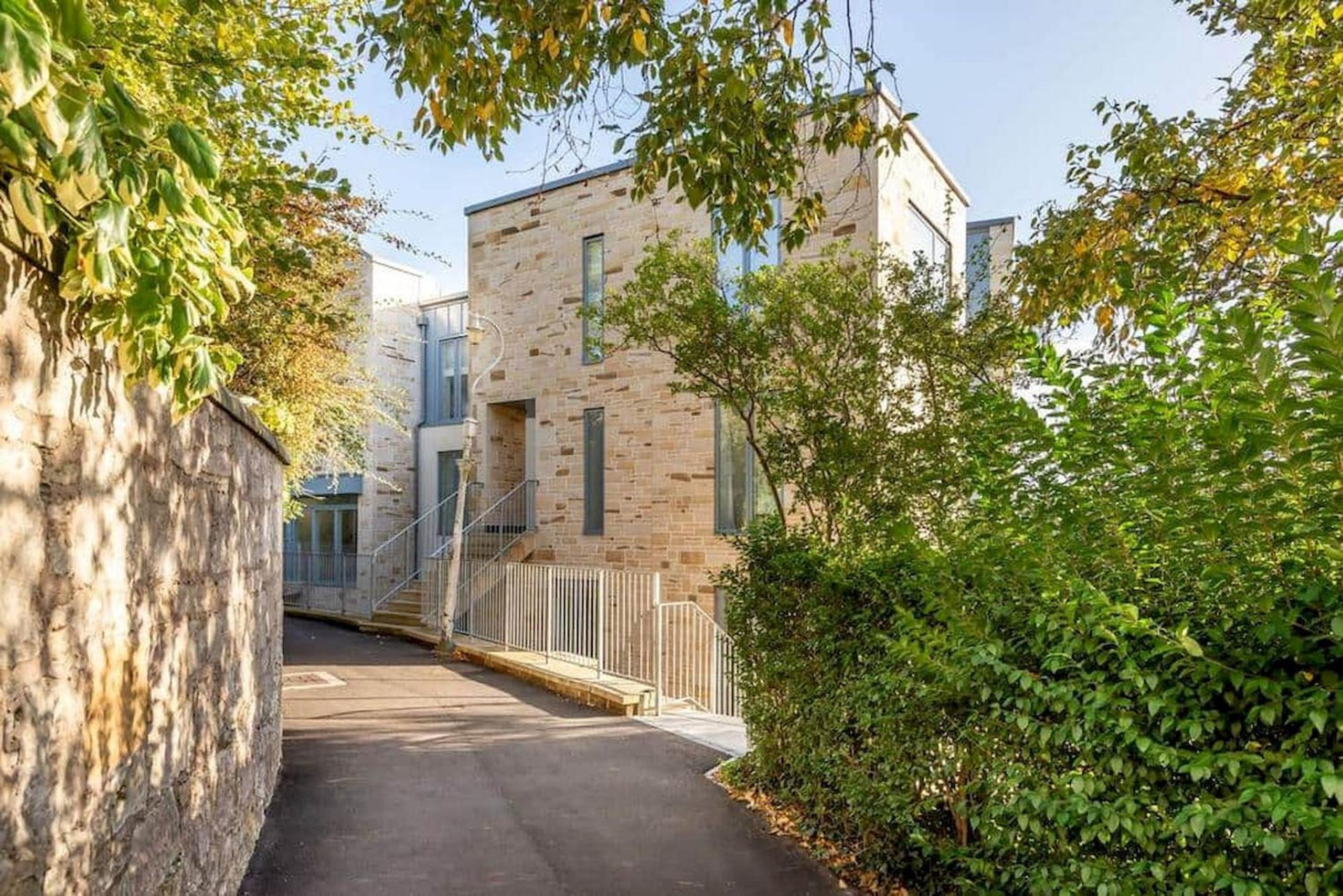 Lade Braes Apartments - No 22D