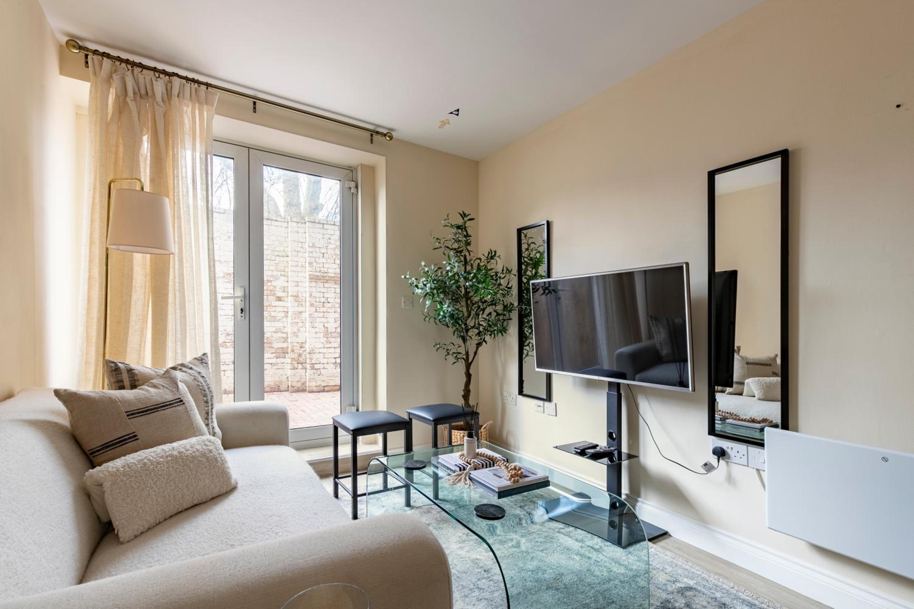 North London - one bed flat- entire unit