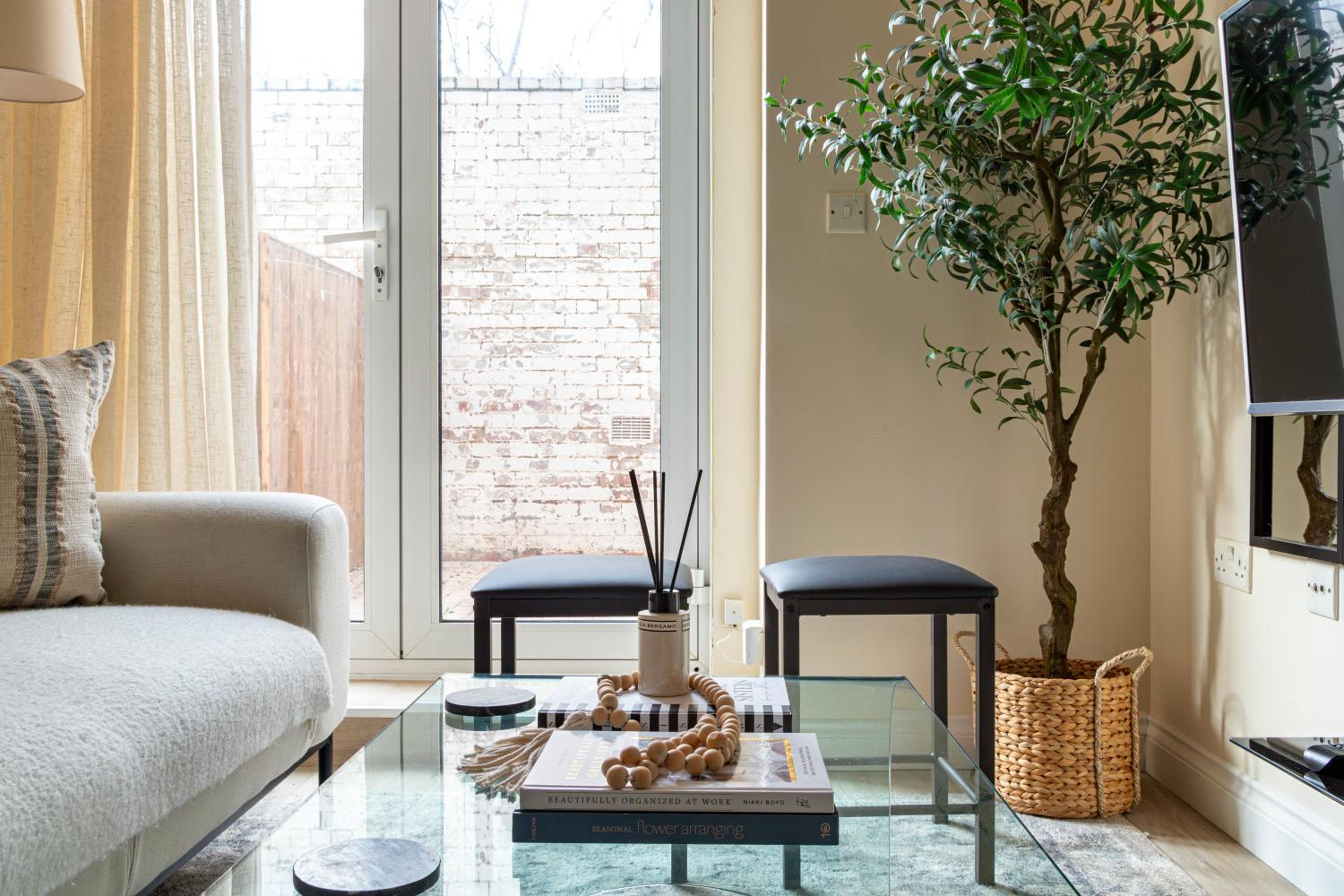 North London - one bed flat- entire unit