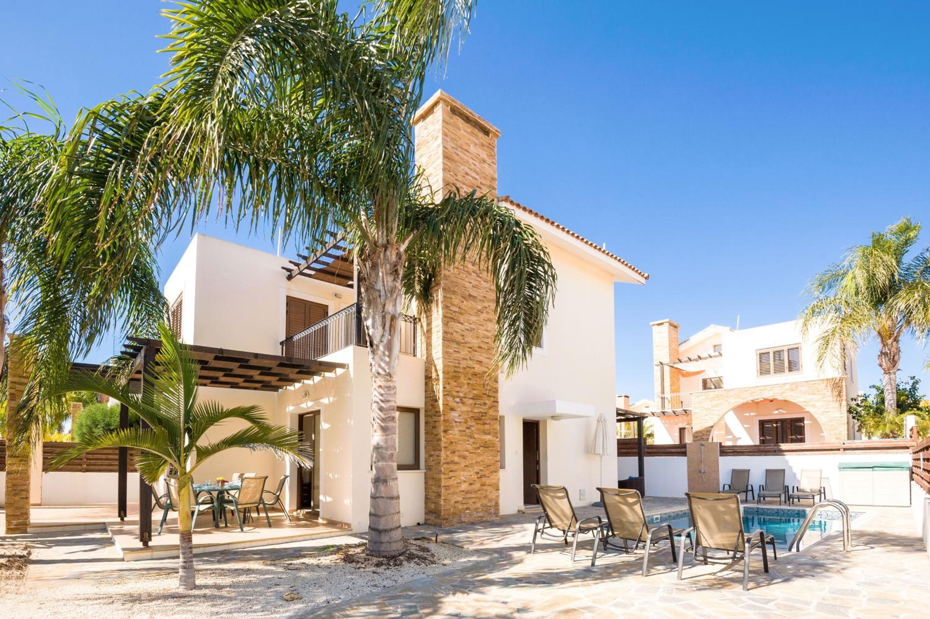Villa Ioanna - 50m from Med Sea