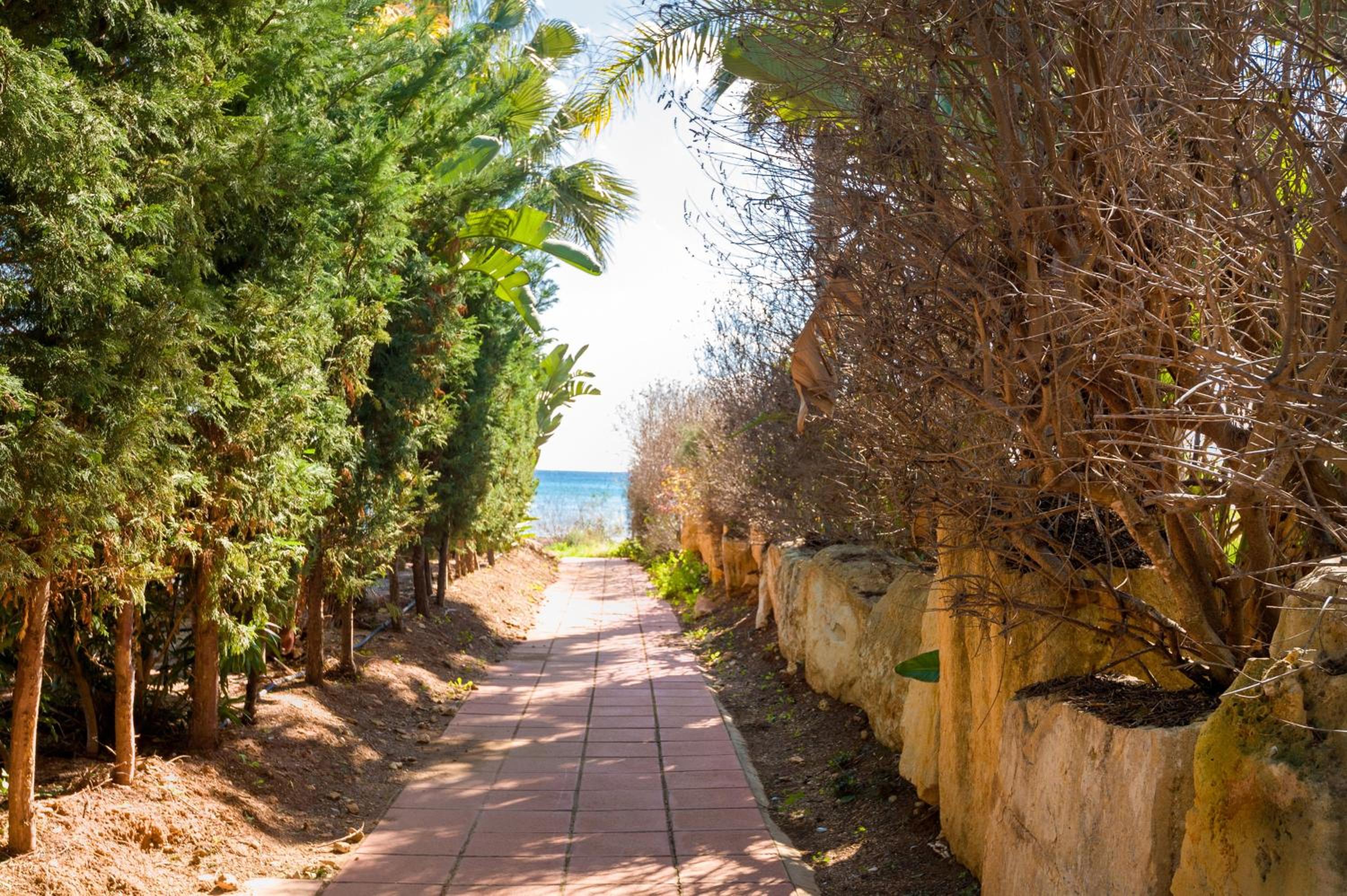 Villa Ioanna - 50m from Med Sea